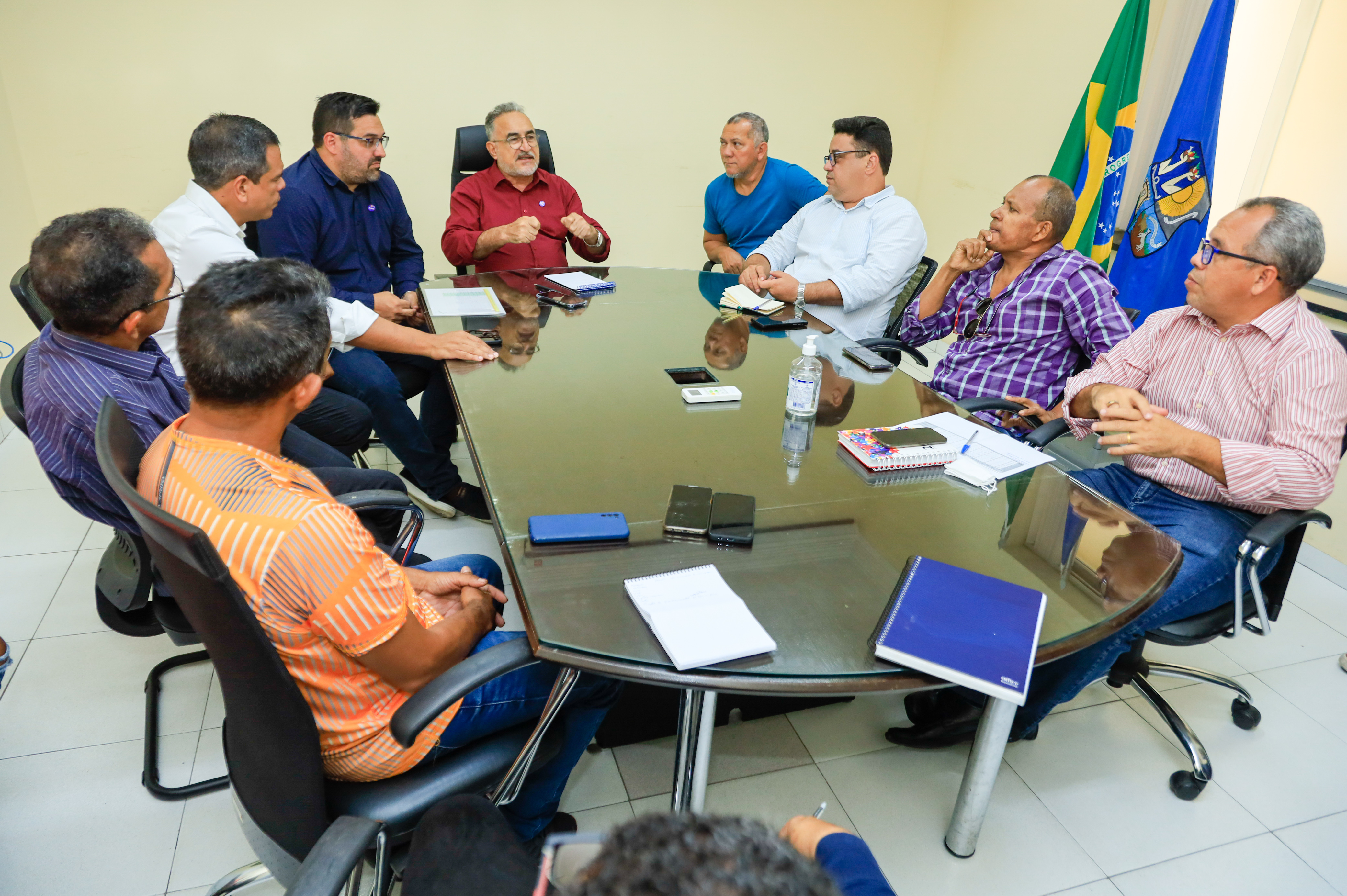 Reunião entre gestão municipal e trabalhadores do Ver-o-Peso trata sobre as melhorias no espaço