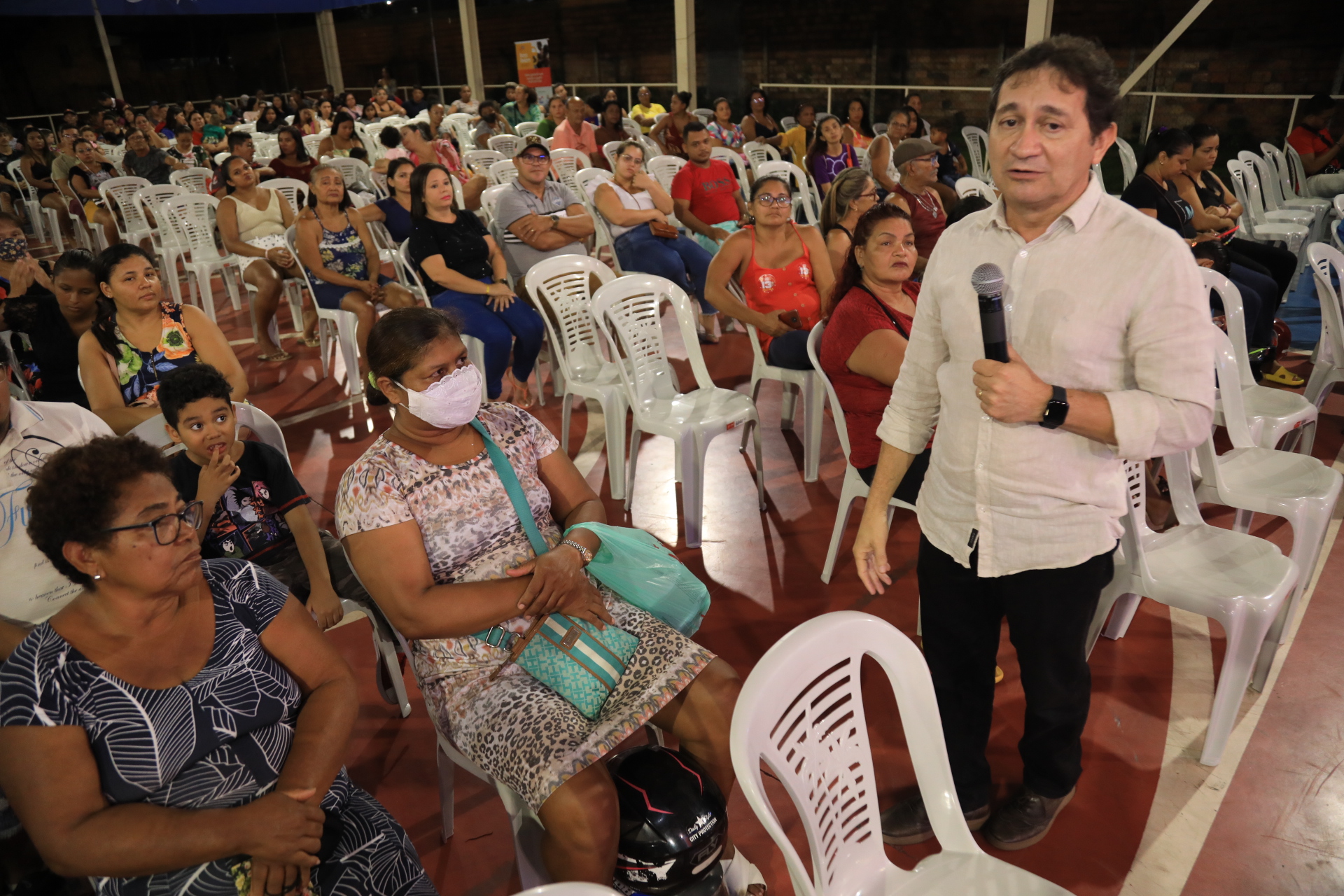Moradores dos bairros do Bengui e Tapanã comemoram o recebimento do Bora Belém 