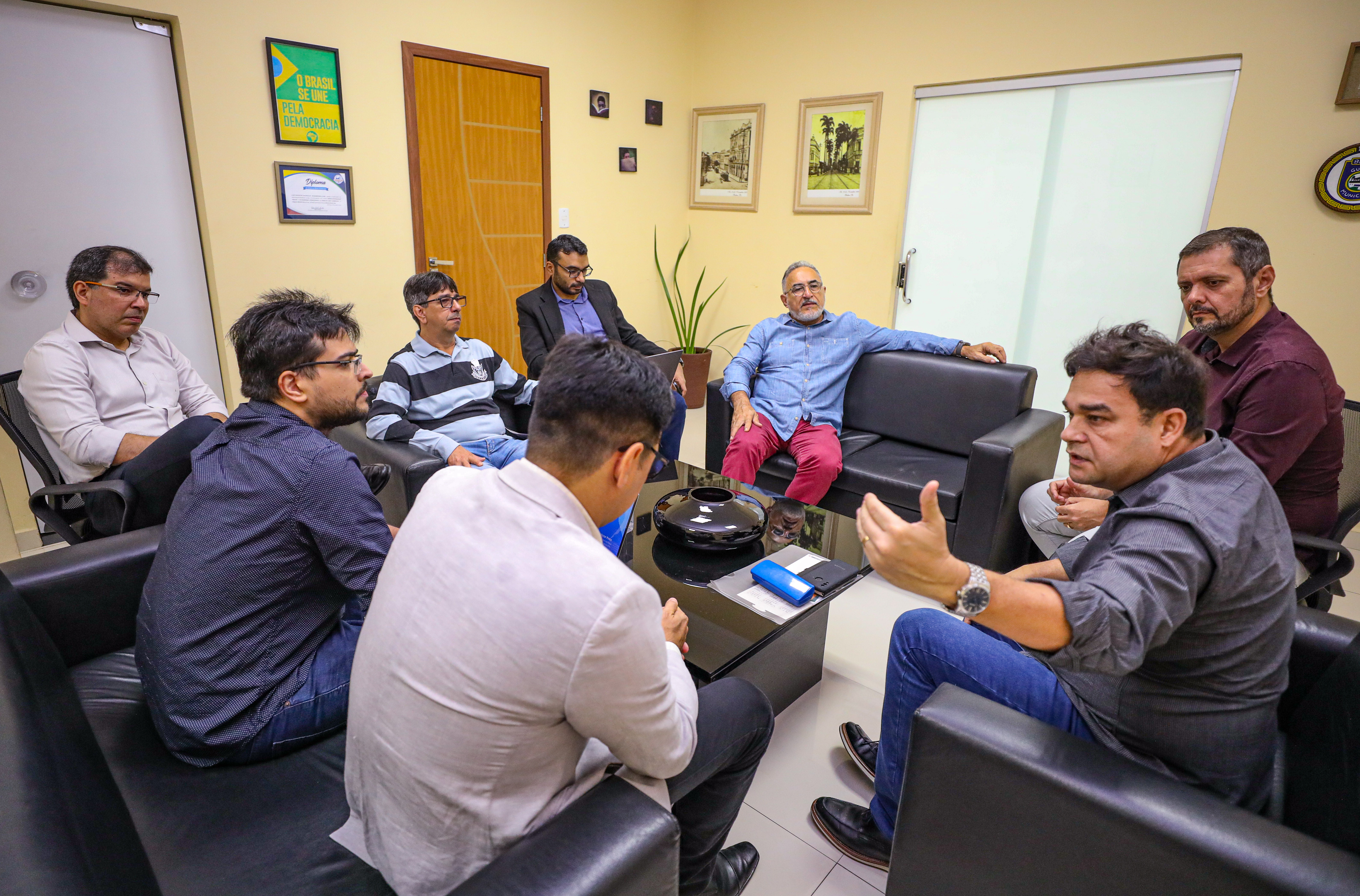 Prefeitura reúne com empresas de software para a população ter mais acesso à tecnologia