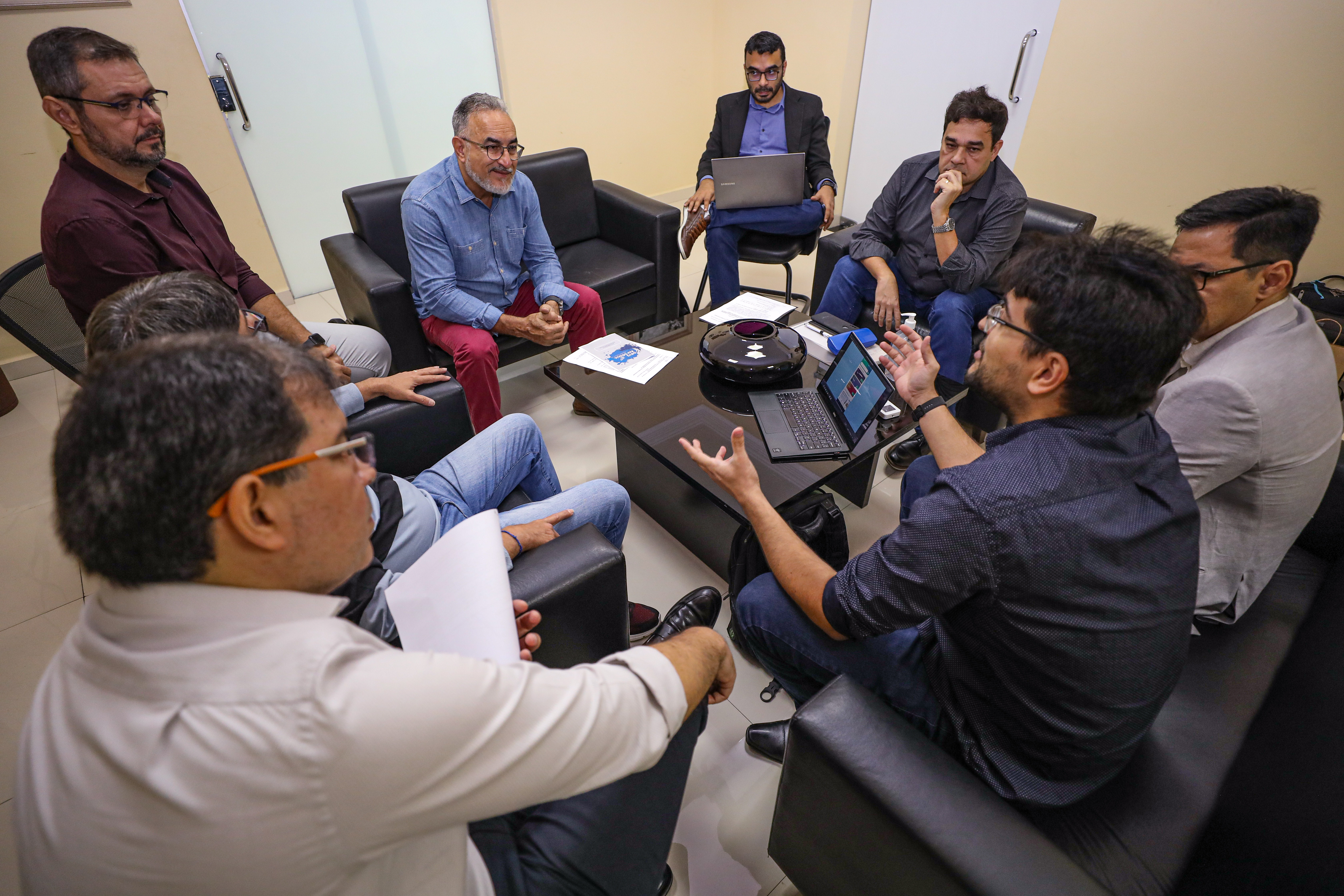 Prefeitura reúne com empresas de software para a população ter mais acesso à tecnologia