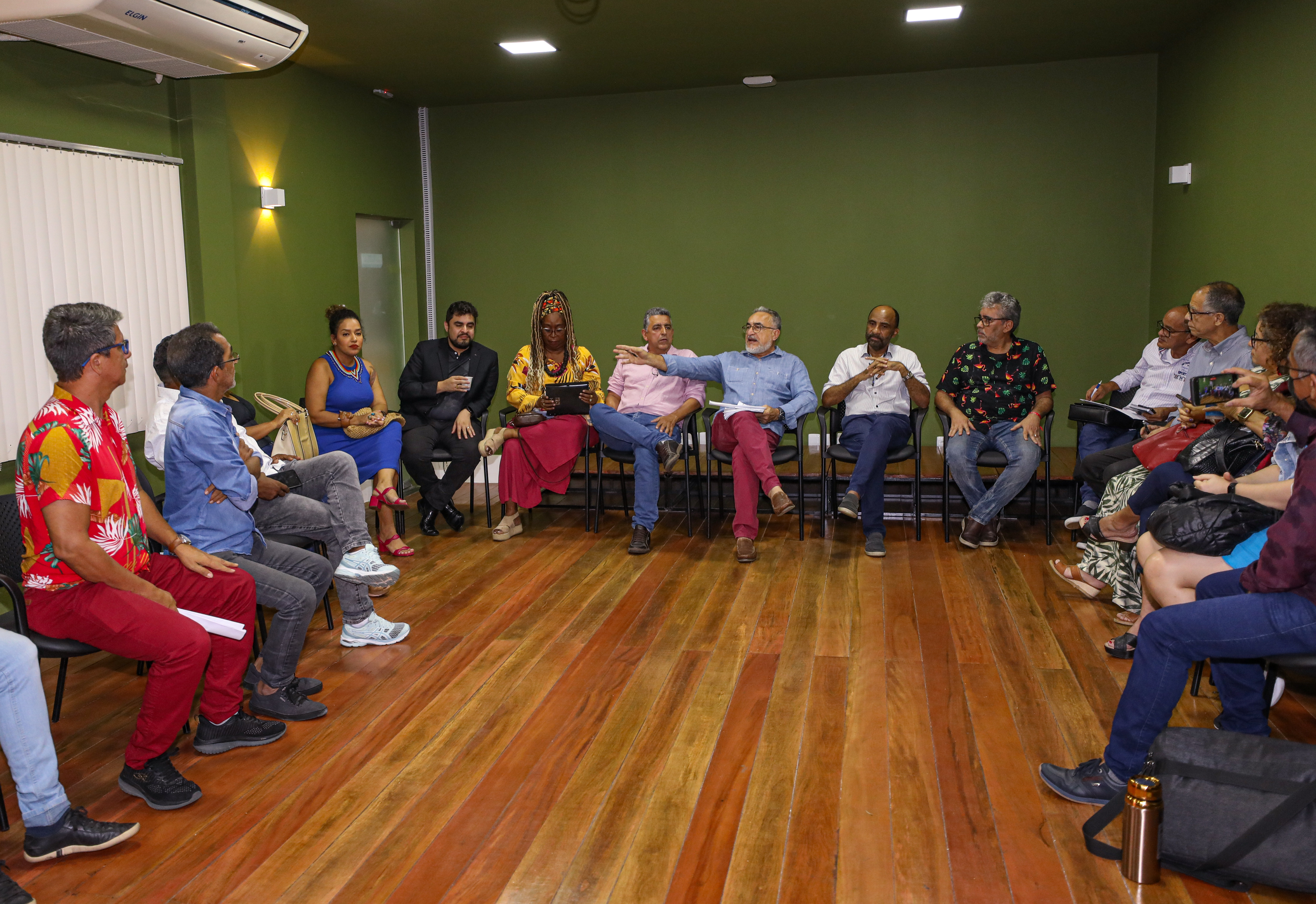 Conselheiros de Cultura debatem leis de incentivo com o prefeito de Belém