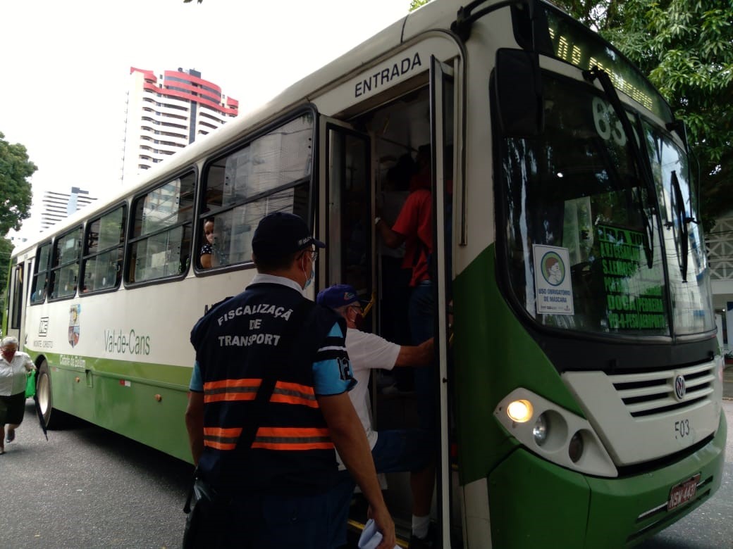 Mais de 1,5 mil multas a empresas de ônibus foram aplicadas em 10 meses pela Prefeitura