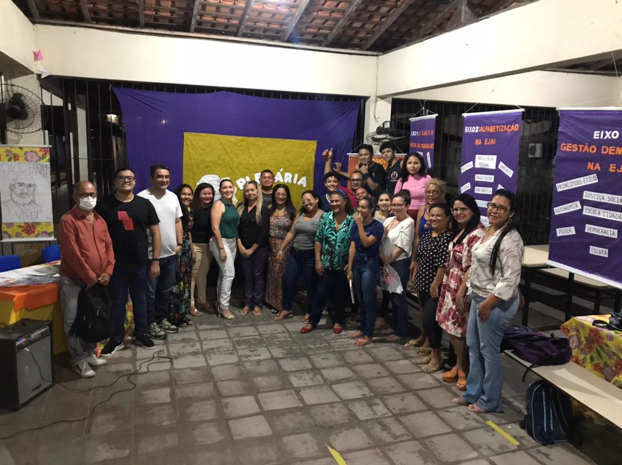 Estudantes sinalizam em fórum municipal as demandas para o programa de educação para jovens, adultos e idosos