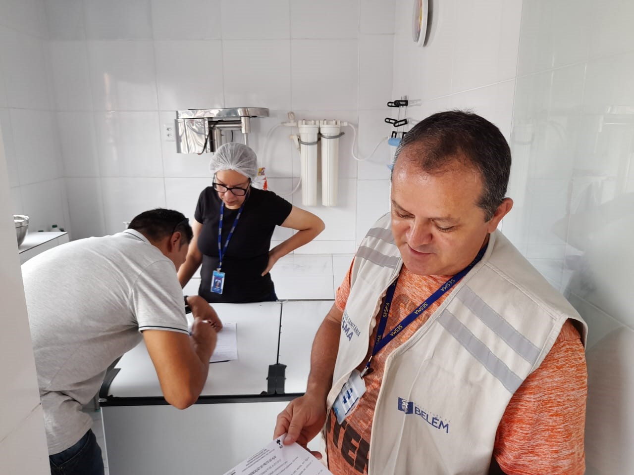 Estabelecimentos que vendem açaí na Pratinha passam por vistoria