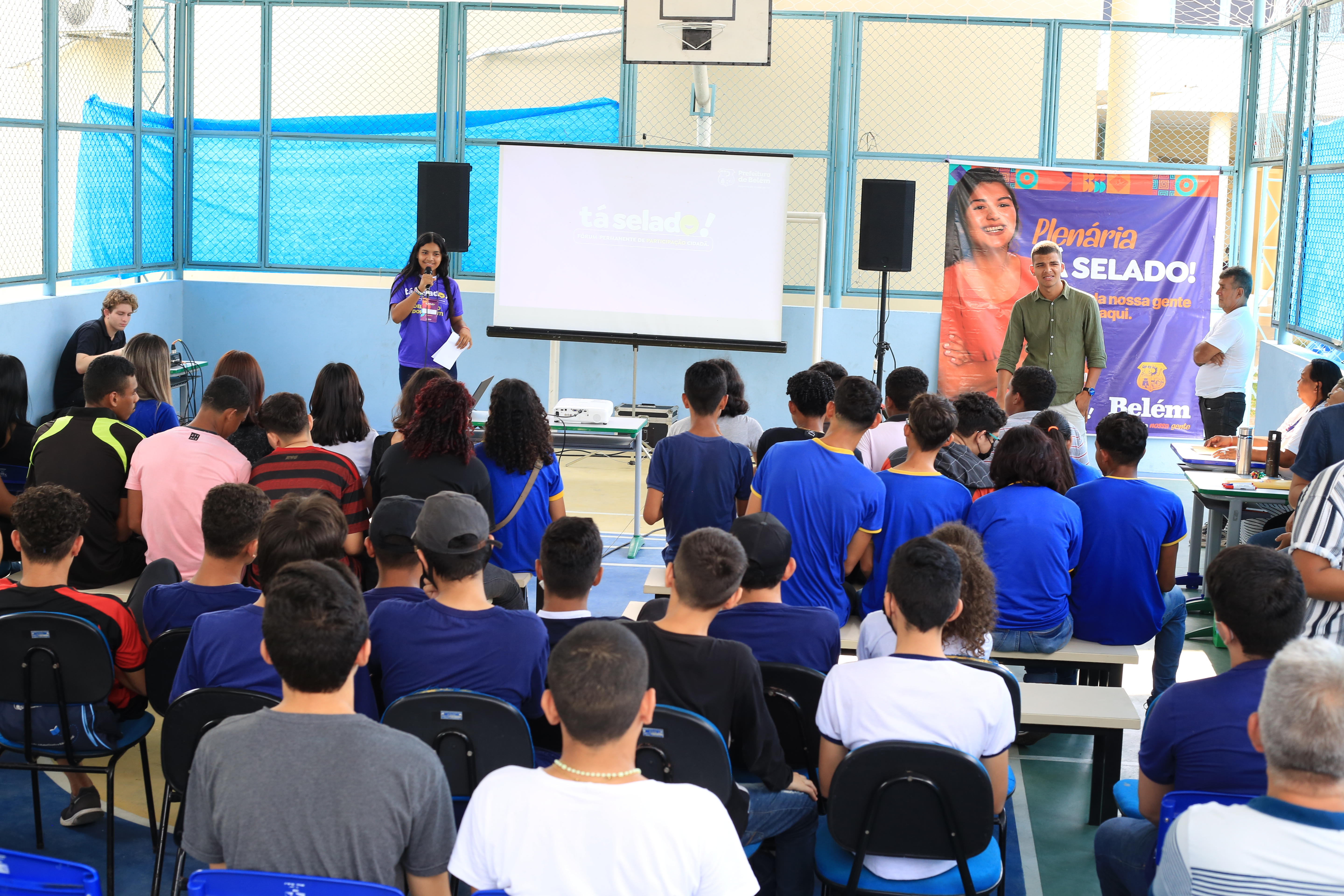 Adolescentes apresentam em plenária do Tá Selado propostas para bairros e distritos de Belém