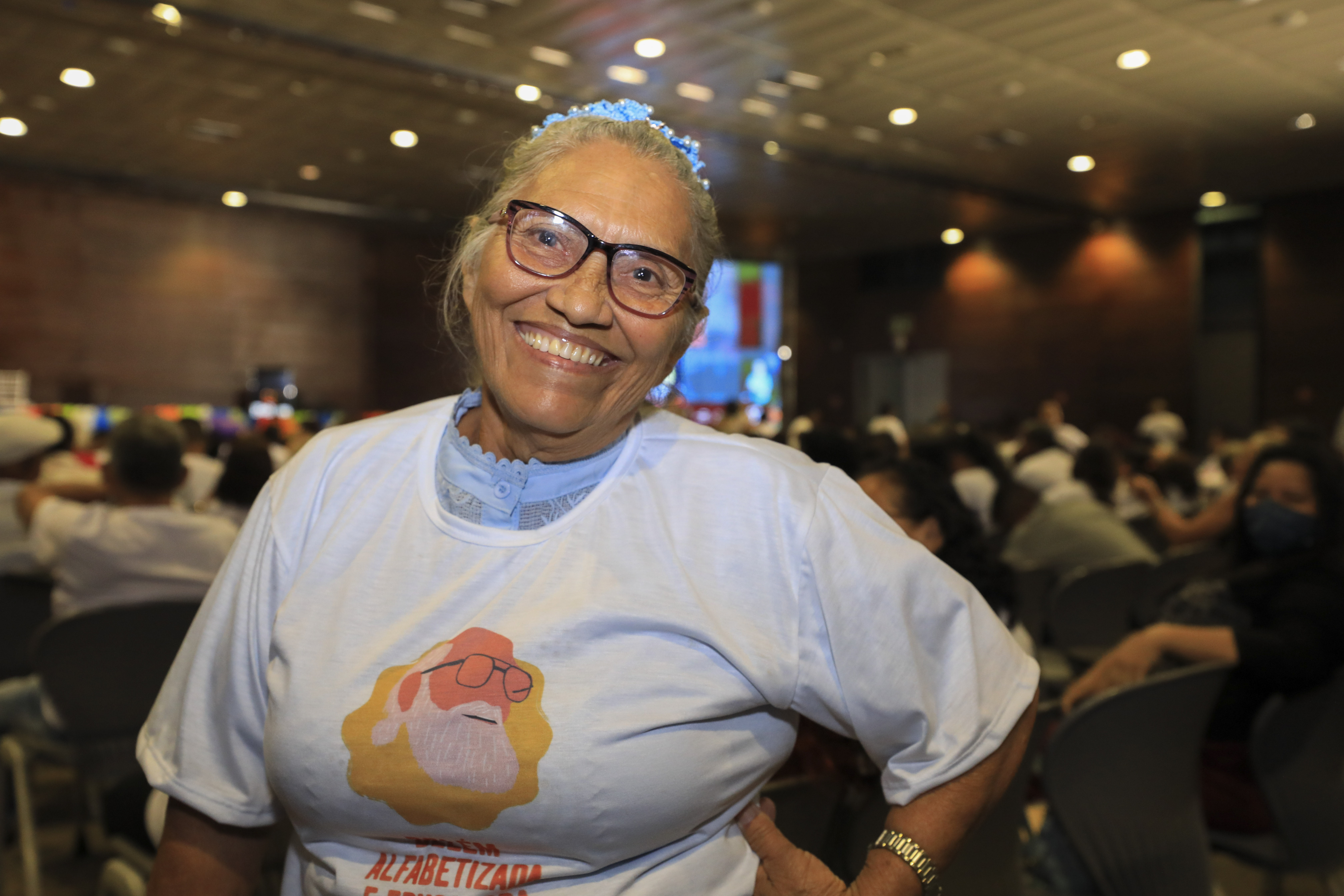 Prefeitura realiza festa para comemorar alfabetização de 1.215 jovens, adultos e idosos