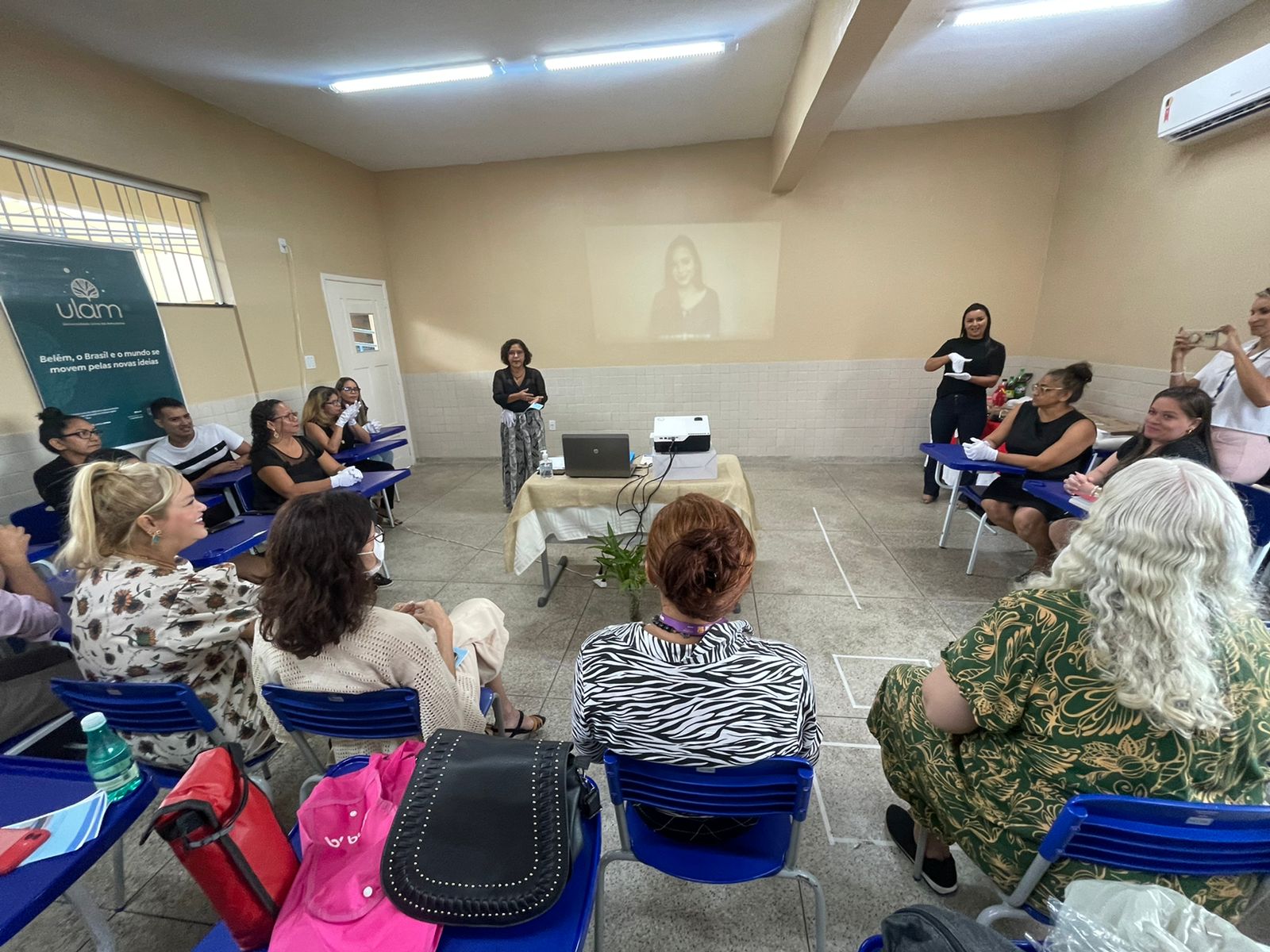 Servidores municipais concluem curso de Libras pela Universidade Livre da Amazônia