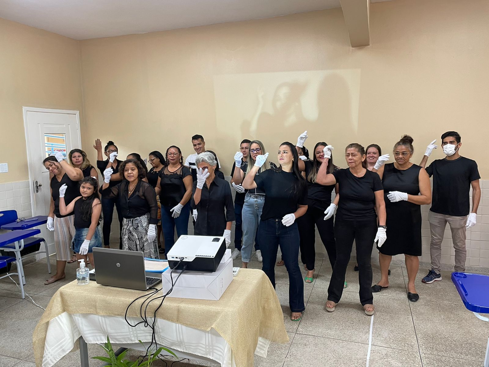 Servidores municipais concluem curso de Libras pela Universidade Livre da Amazônia