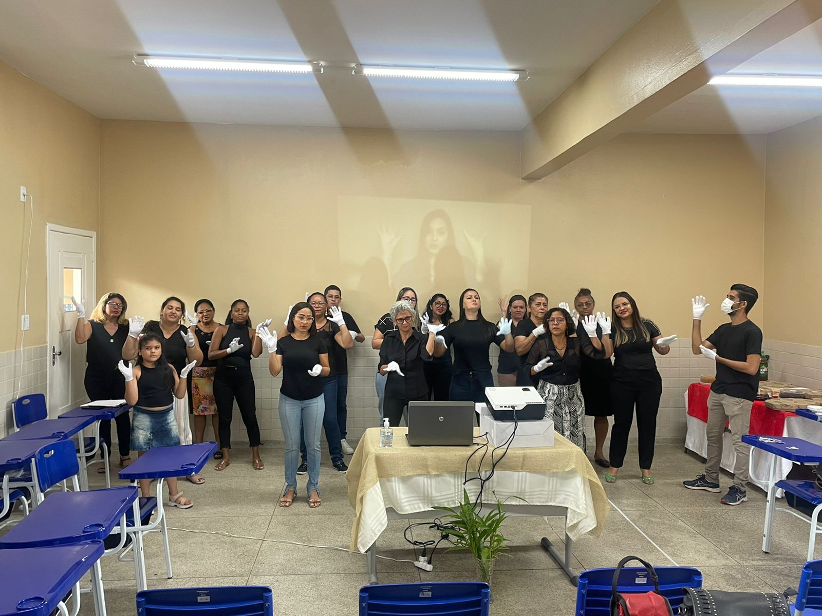 Servidores municipais concluem curso de Libras pela Universidade Livre da Amazônia