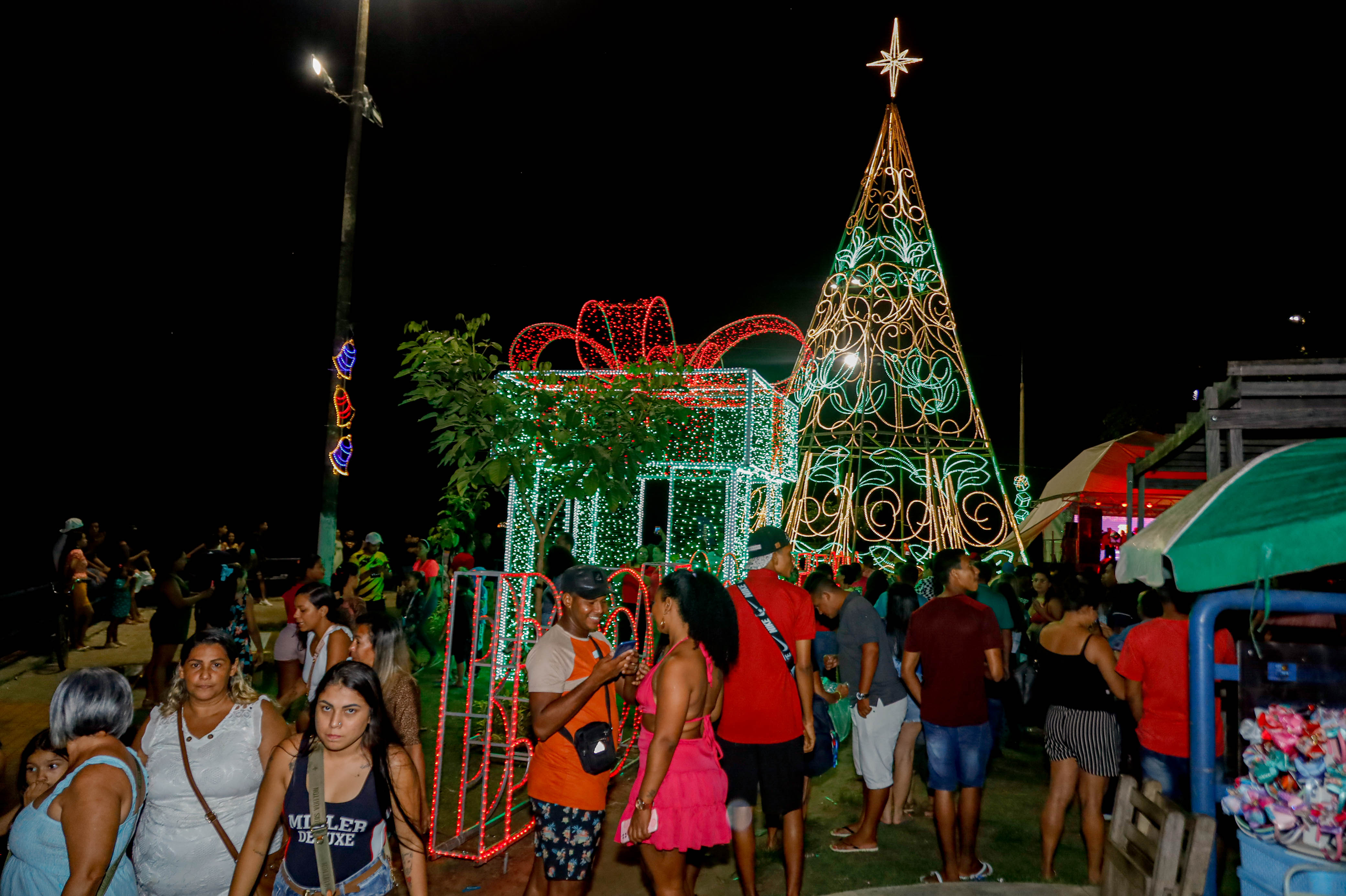 Icoaraci celebra o Natal com luzes, coral, representações e decoração especial