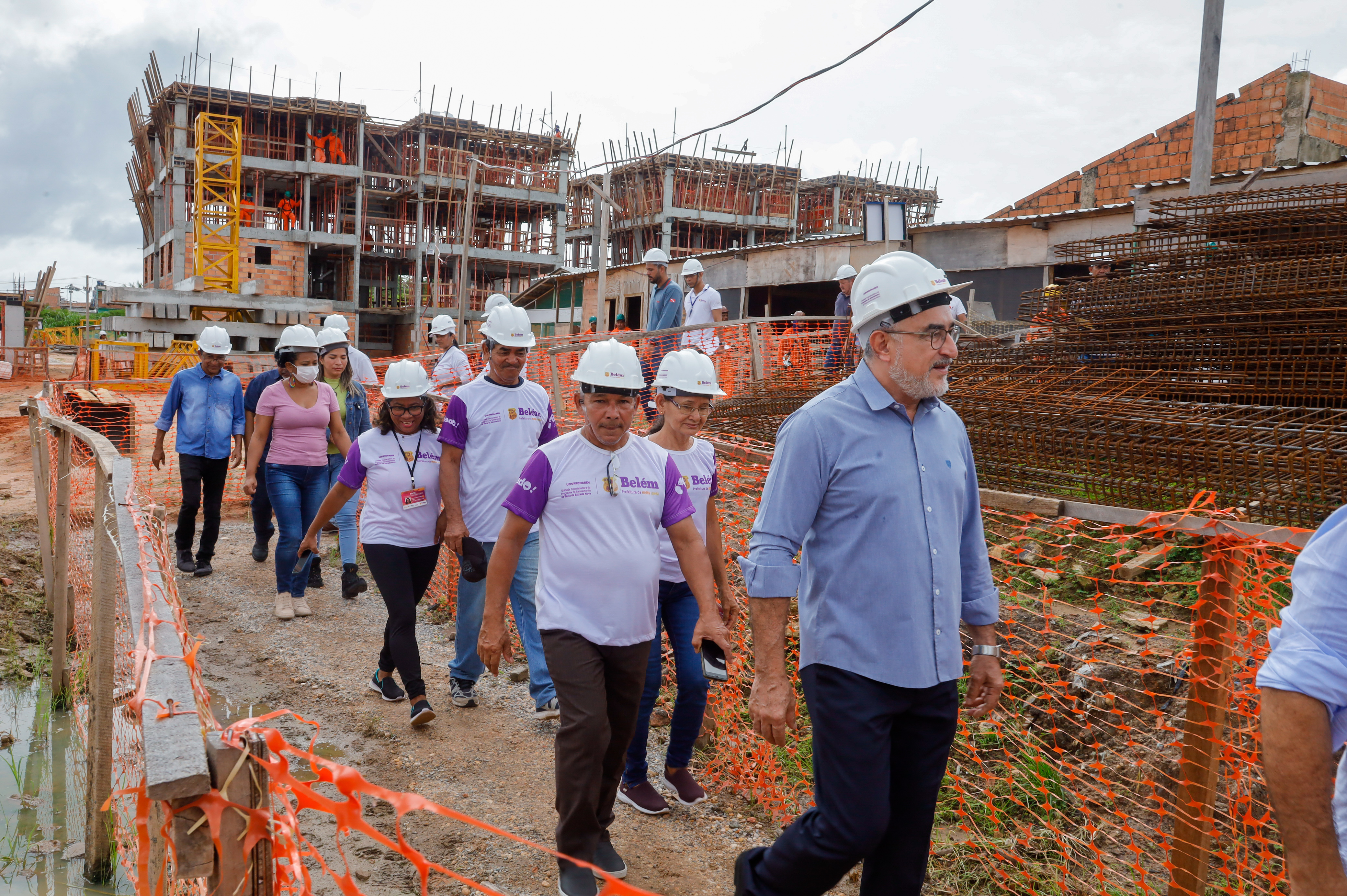 Obra do conjunto habitacional e comercial vai garantir moradia digna à população