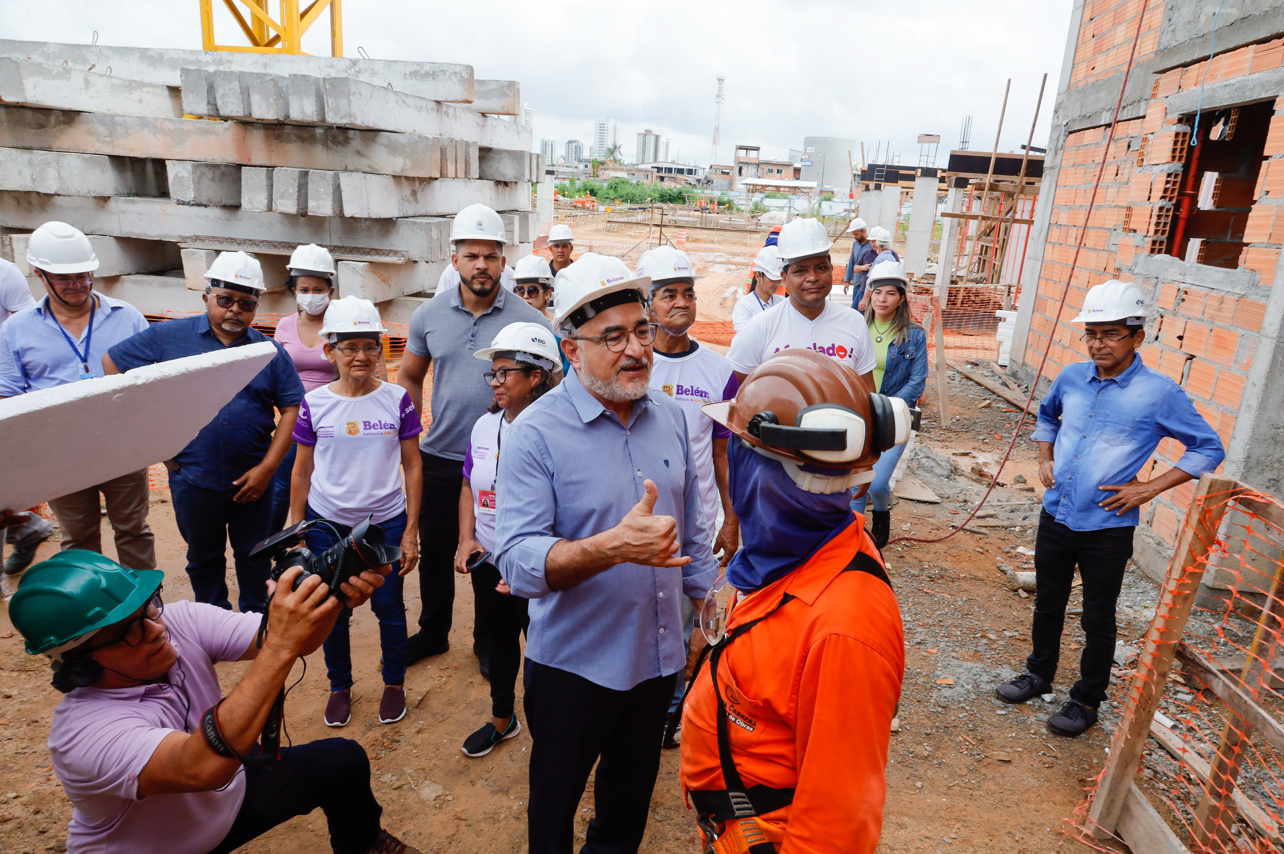 Obra do conjunto habitacional e comercial vai garantir moradia digna à população
