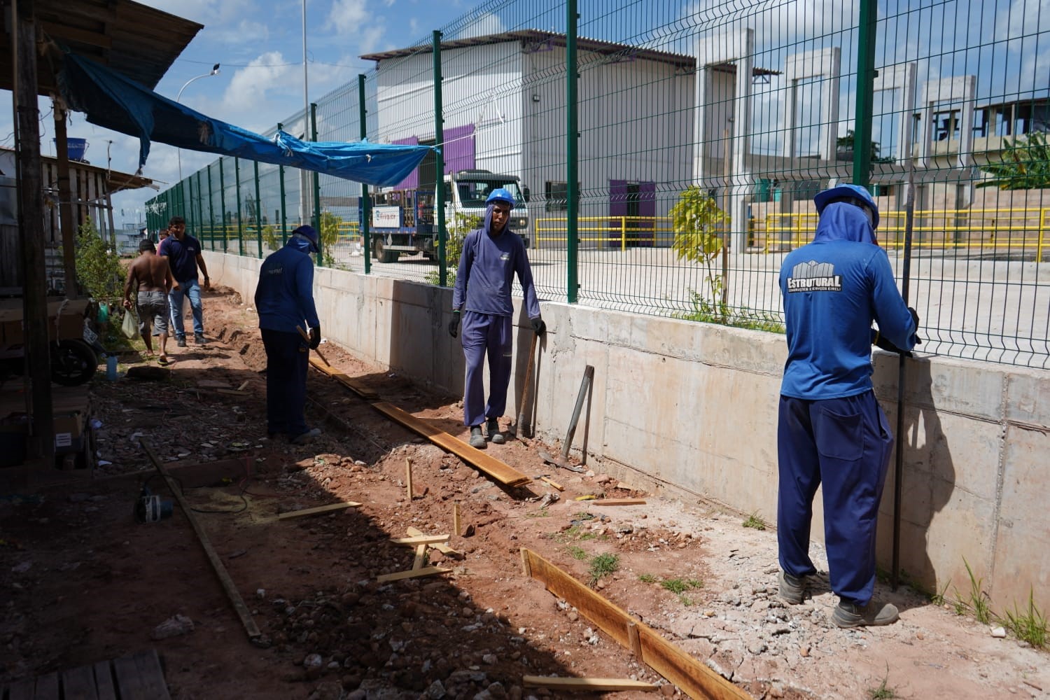 Prefeitura agiliza conclusão de calçadas na avenida Bernardo Sayão