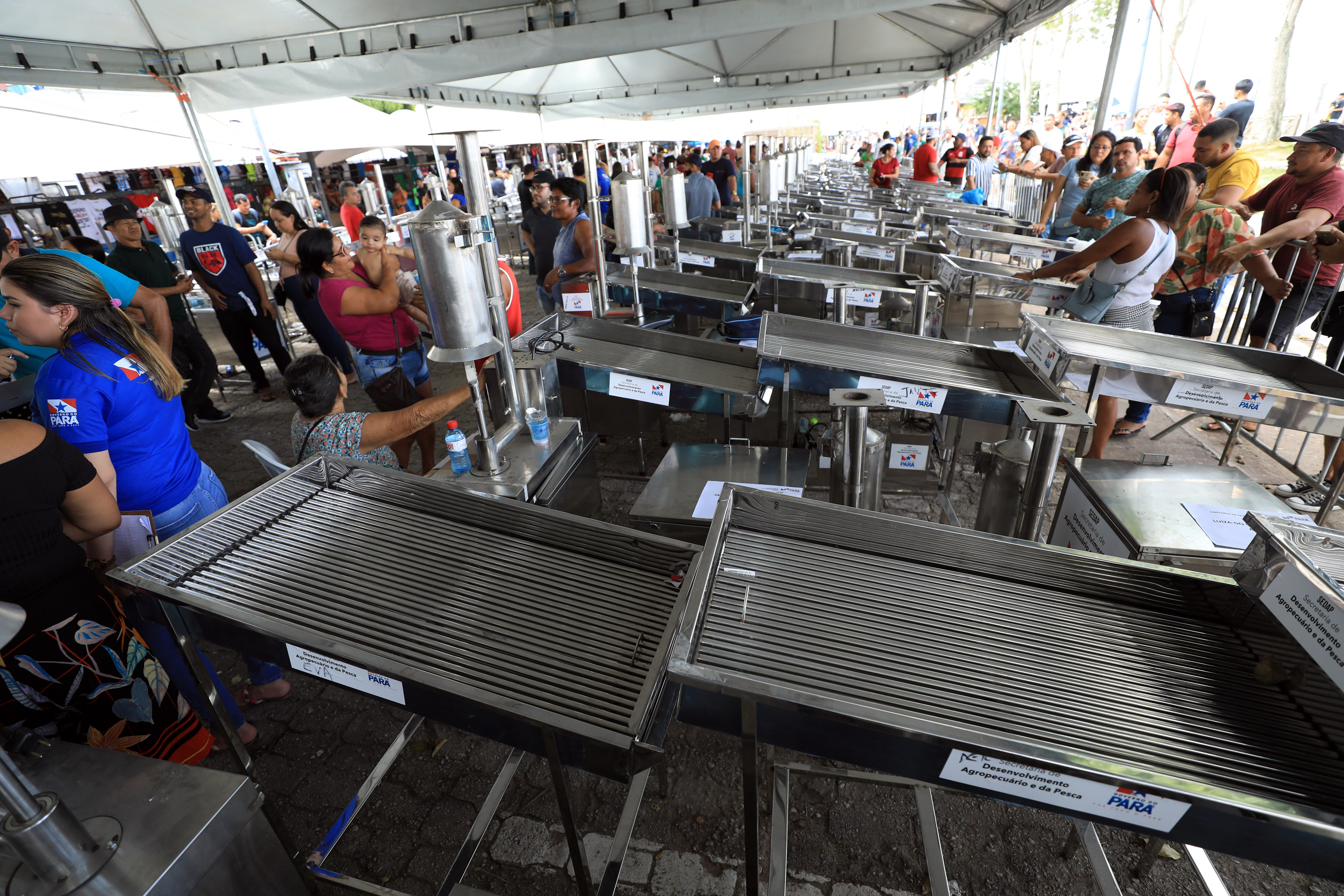 População participa do tradicional parabéns pelo aniversário de Belém no Ver-o-Peso