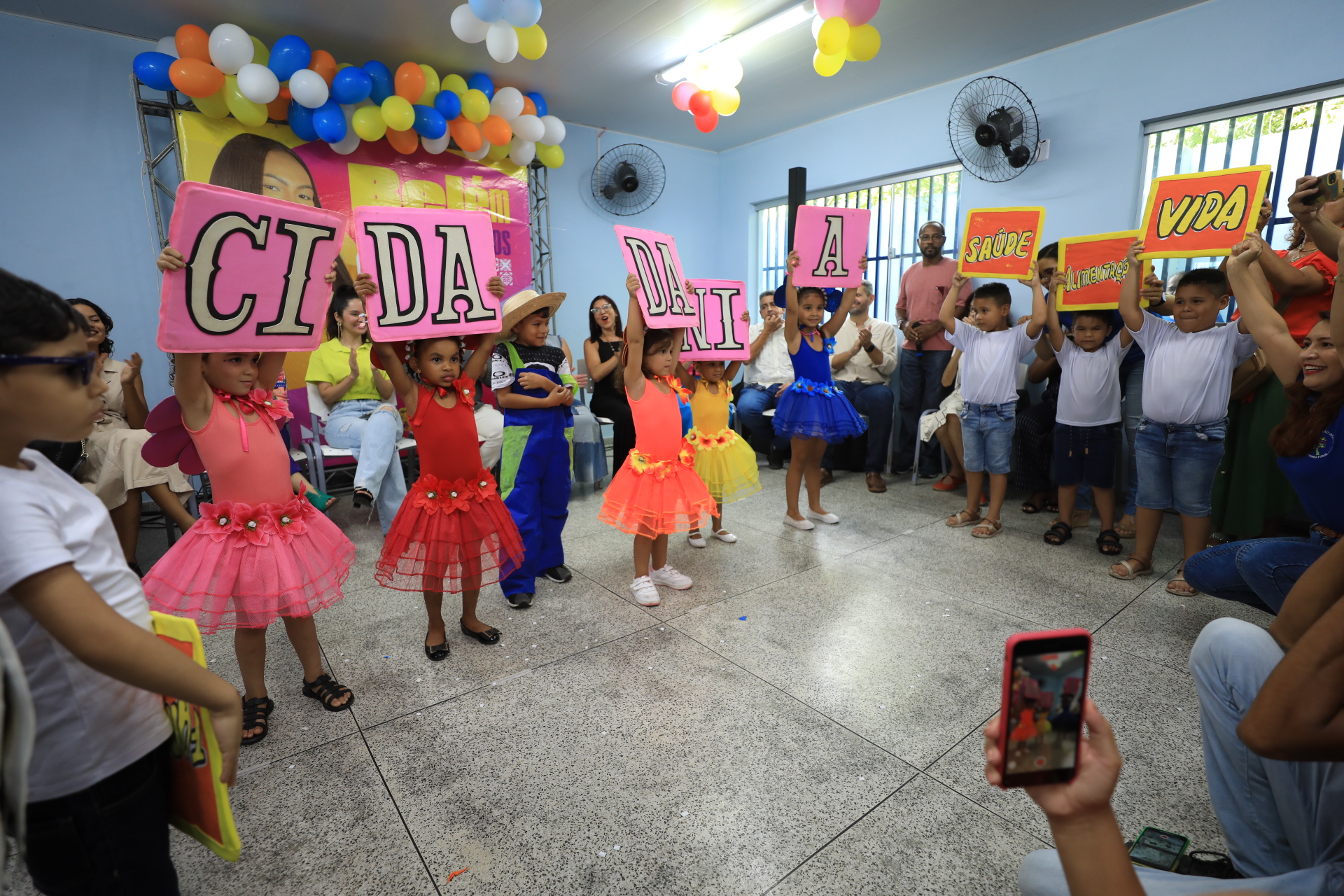 Escola de Educação Infantil da Terra Firme reformada é entregue como presente de aniversário para Belém
