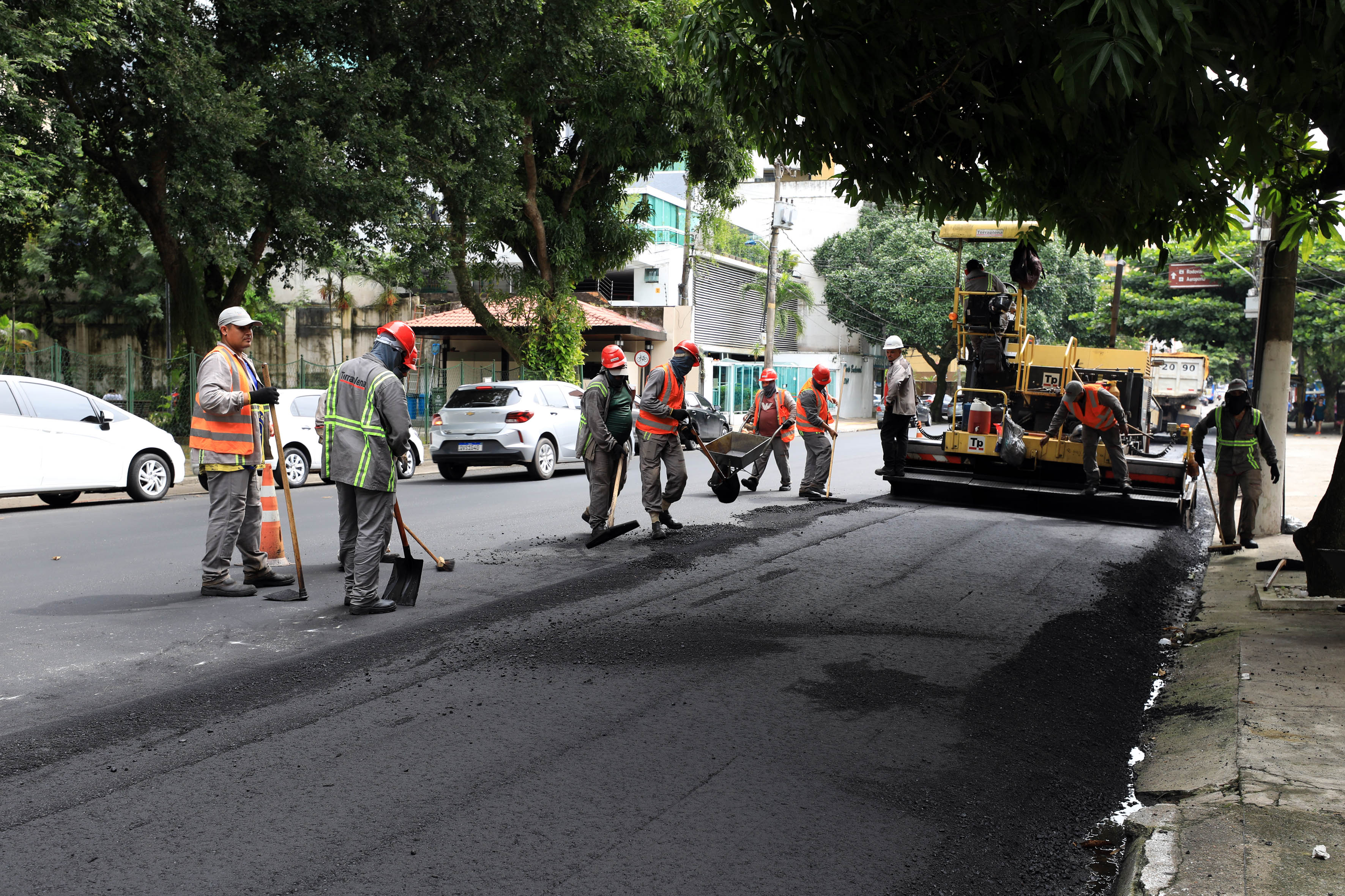 Rua dos Mundurucus recebe obras de recapeamento asfáltico da Prefeitura de Belém