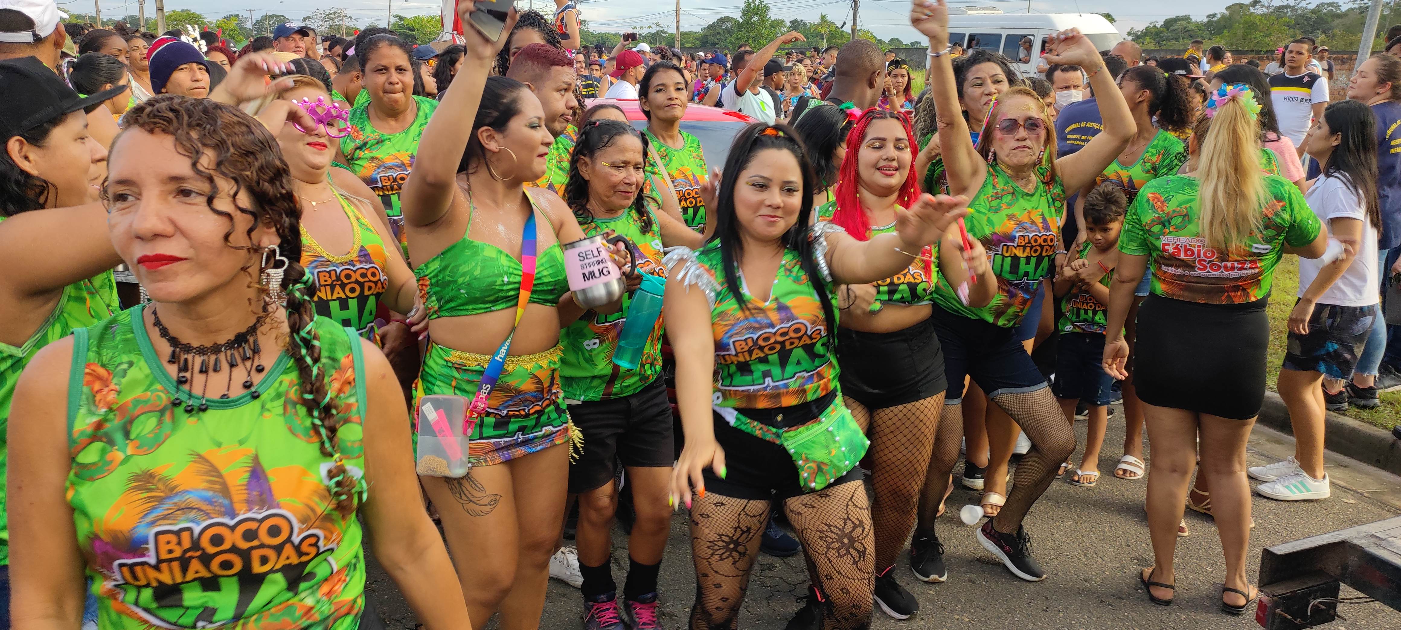 Carnaval de Todas as Cores arrasta quase dez mil foliões no primeiro dia de folia em Outeiro