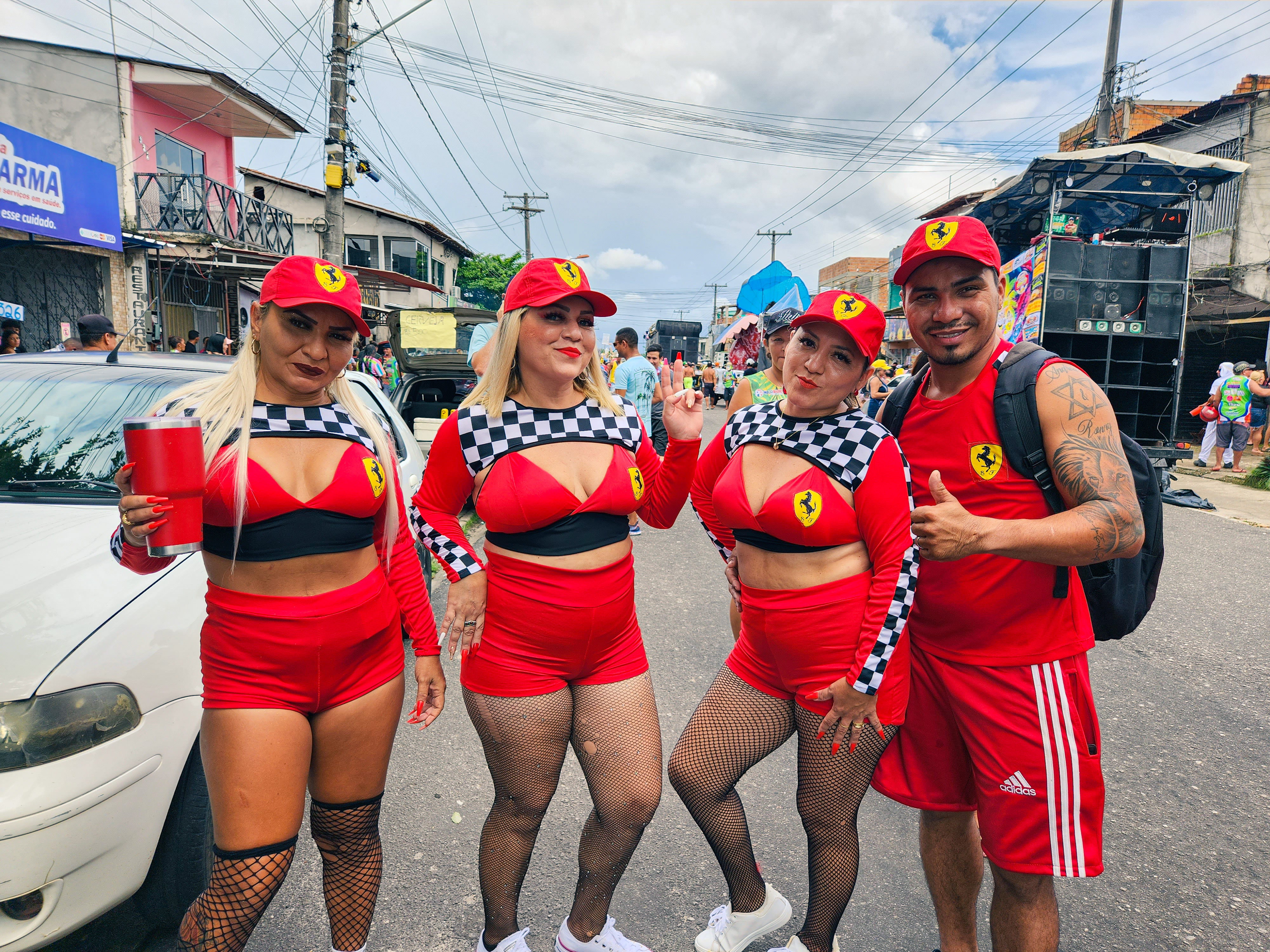 Tradicional Rabo do Peru arrasta 300 mil foliões e encerra Circuito Icoaraci Folia em grande estilo