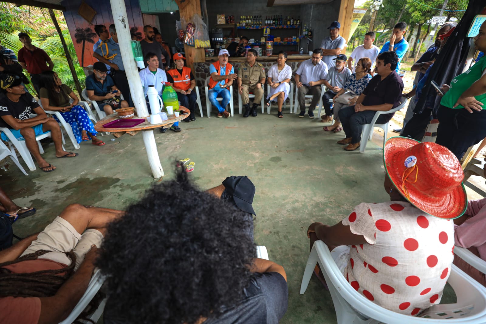 Prefeitura de Belém faz vistoria em área de erosão em Cotijuba e anuncia obras e assistência às famílias
