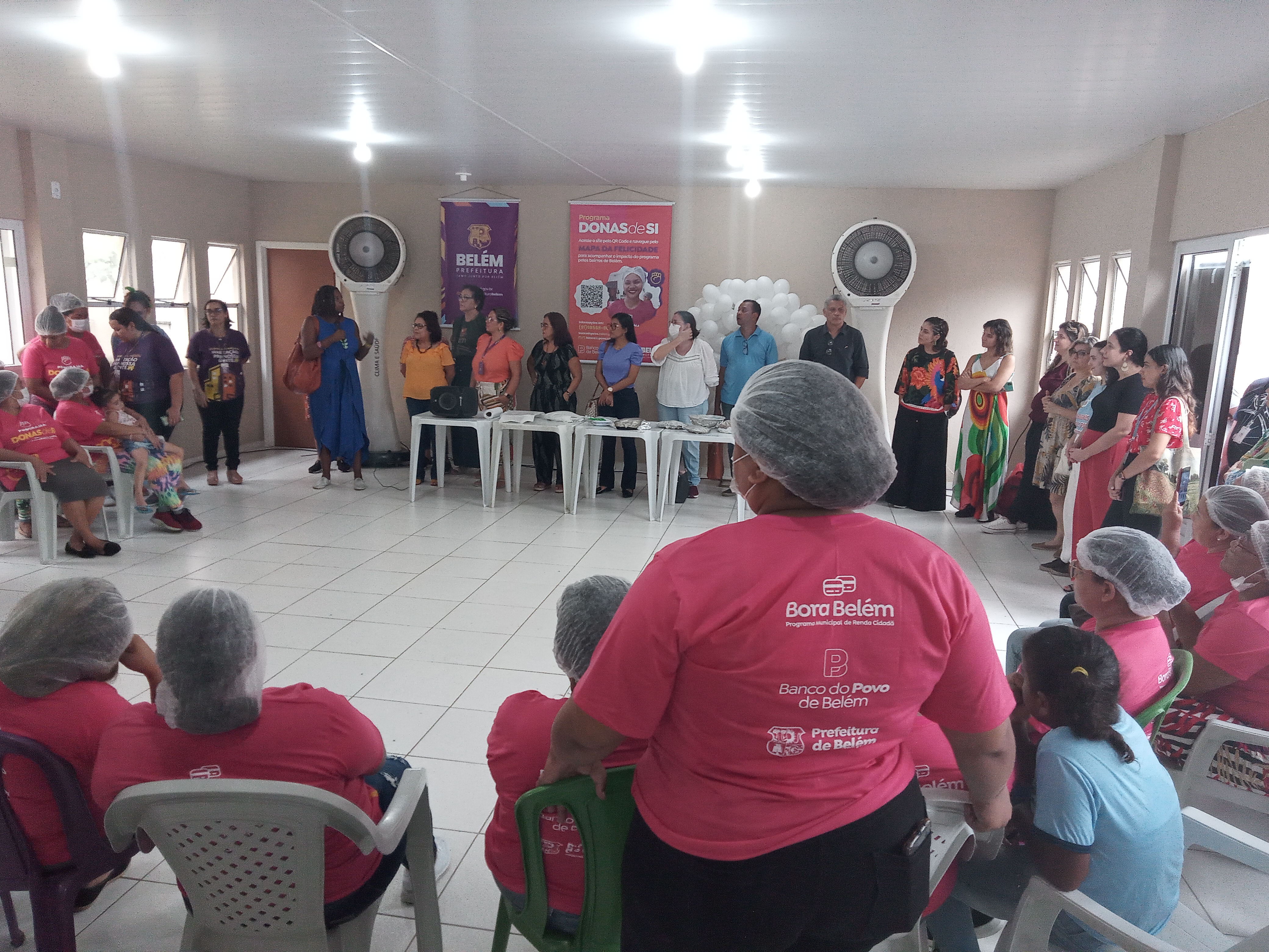 Comitiva interministerial conhece e  programa "Donas de Si" da Prefeitura de Belém