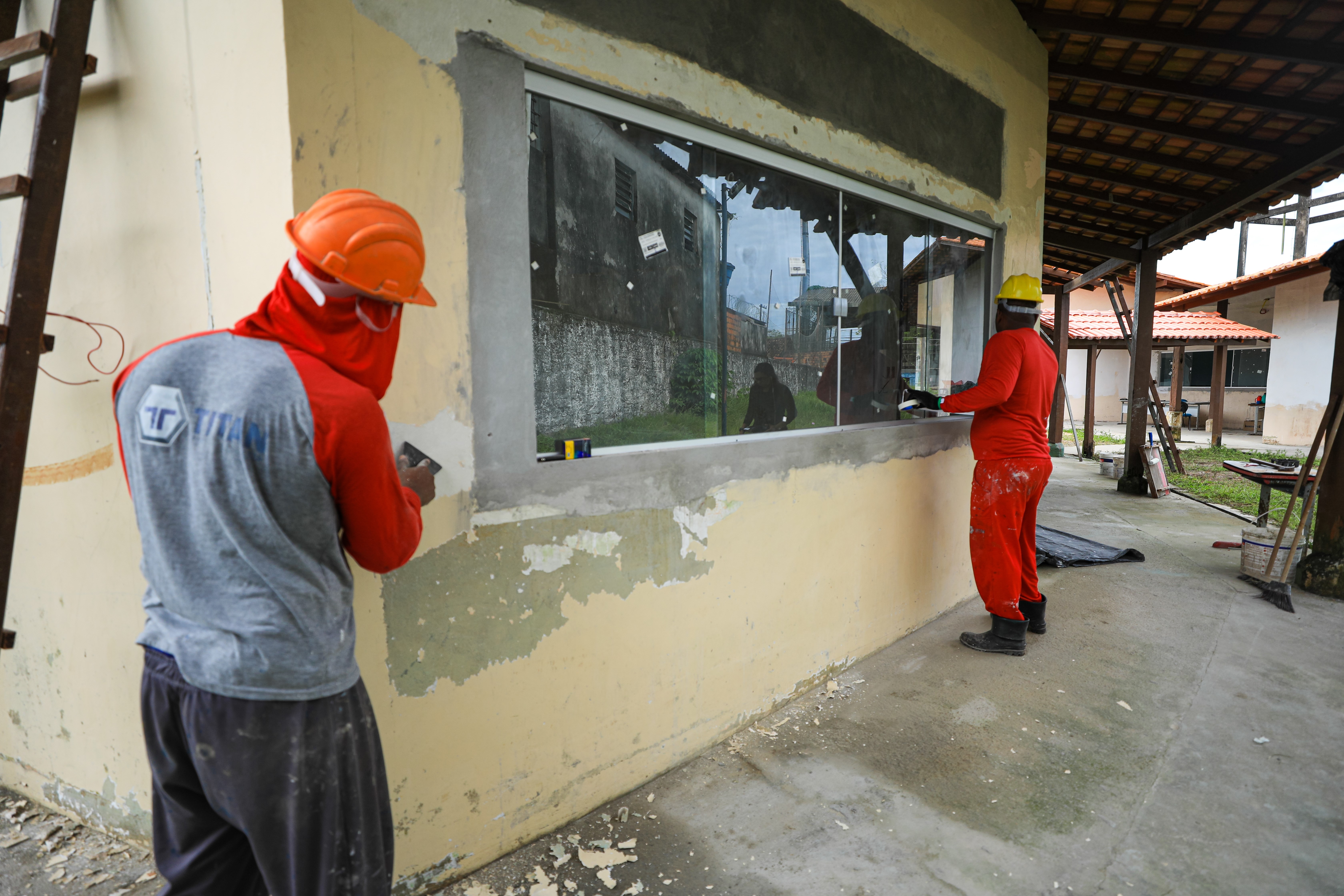 Comunidade do Tenoné comemora avanço nas obras de reforma da Escola Municipal Paulo Freire