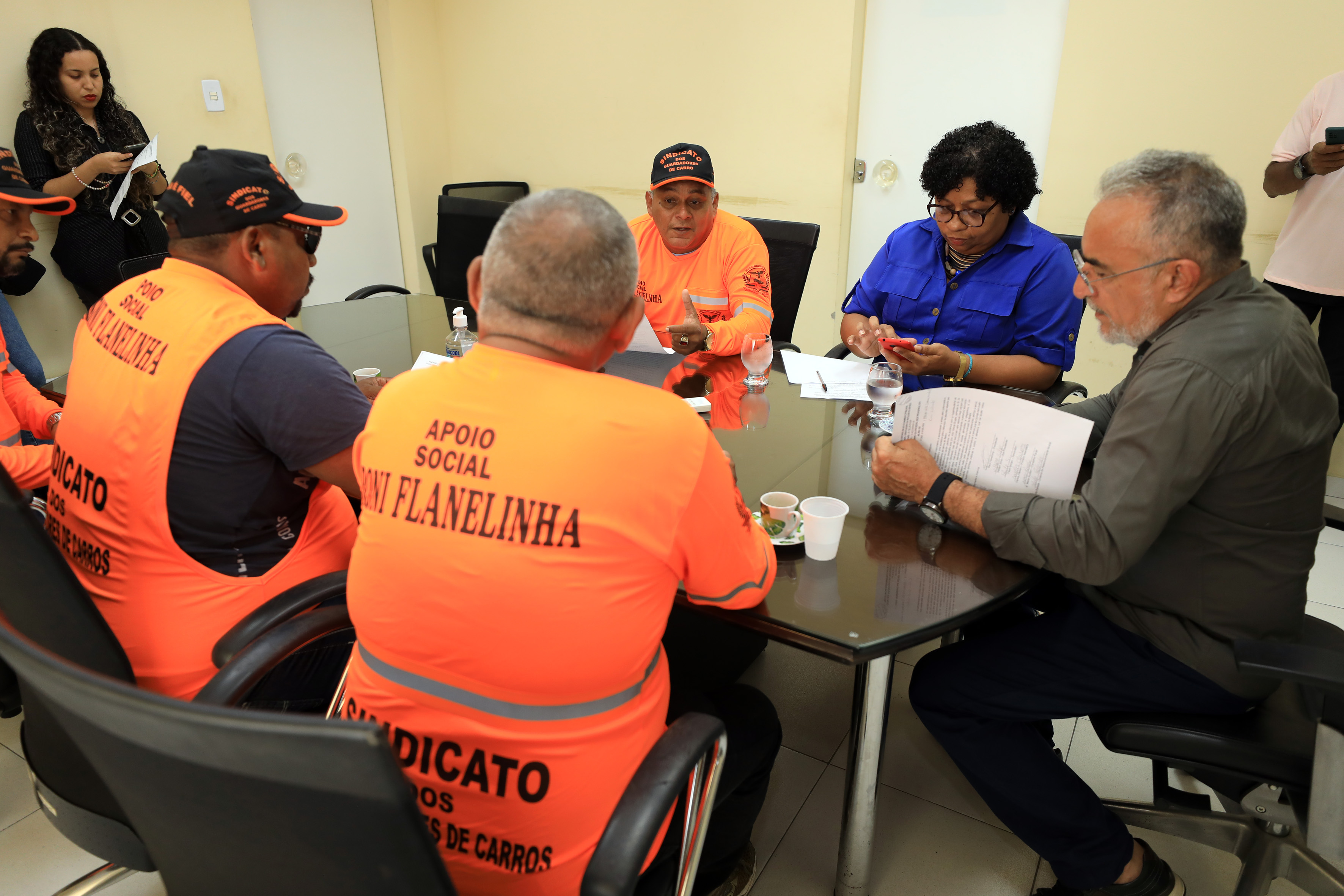 Prefeitura e sindicalistas discutem ações e projetos para guardadores e lavadores de carro de Belém
