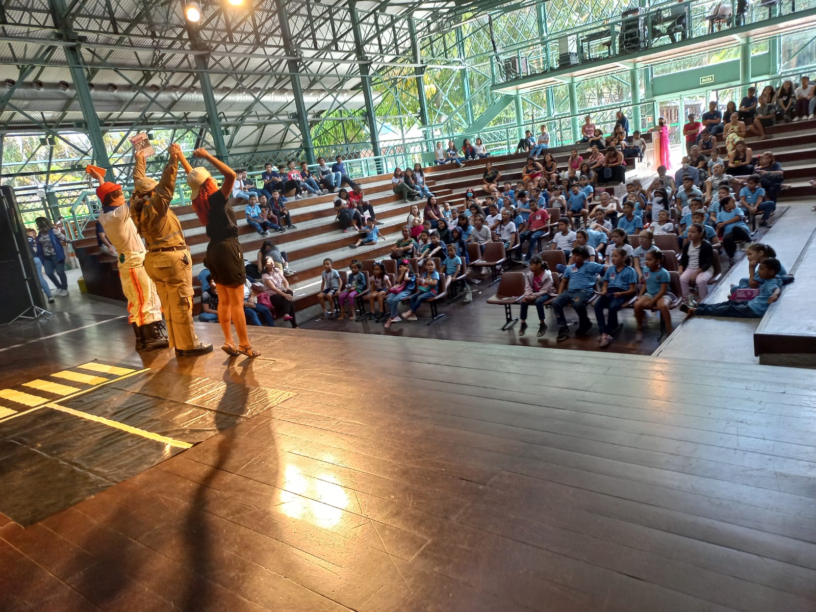 Arte é utilizada para alunos da rede municipal de ensino aprenderem sobre trânsito seguro