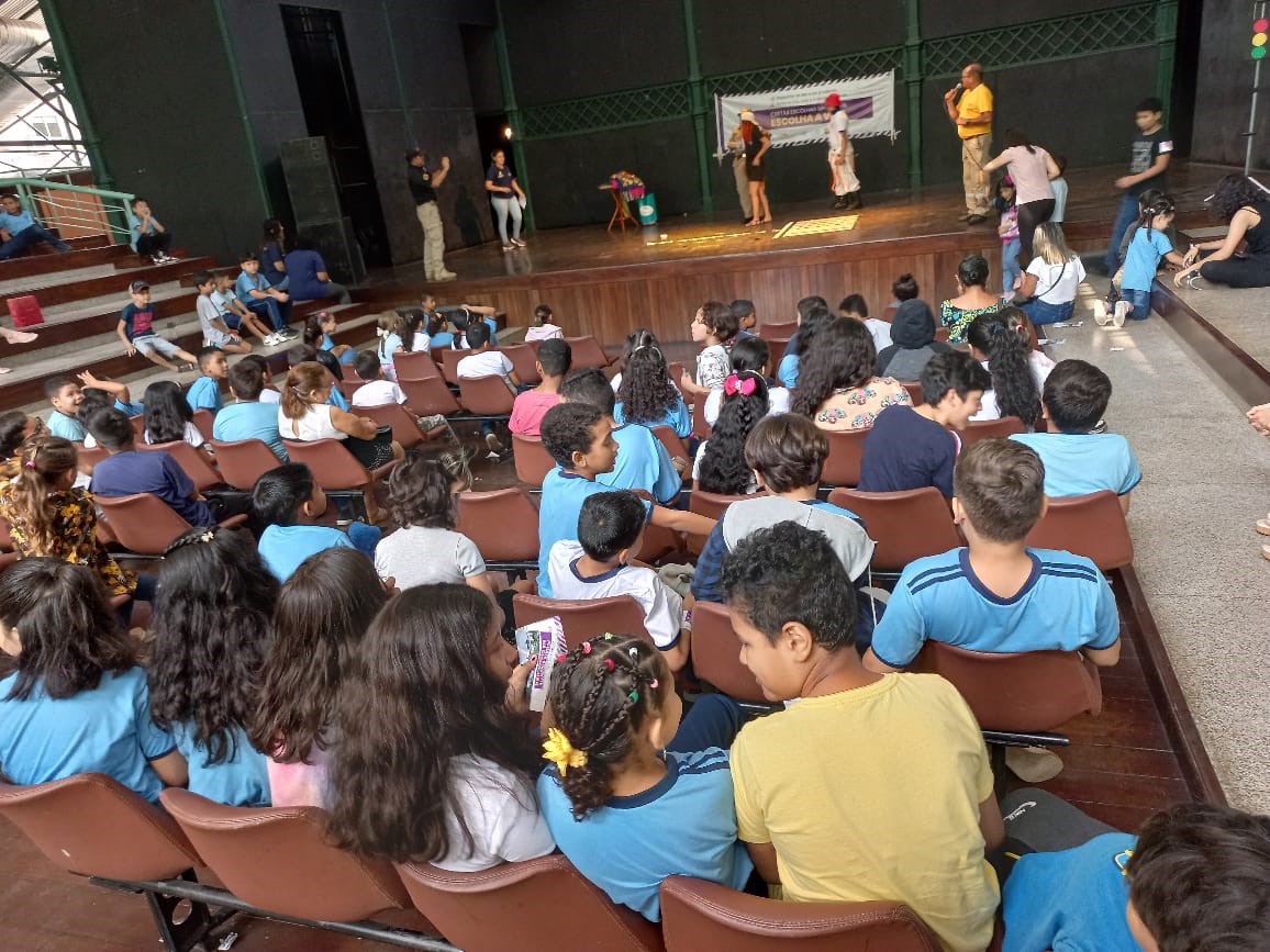 Arte é utilizada para alunos da rede municipal de ensino aprenderem sobre trânsito seguro