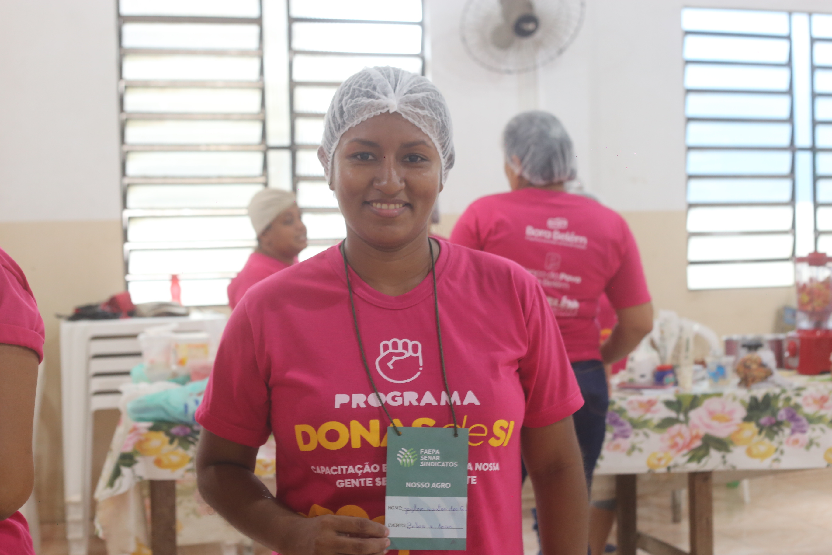 Programa Donas de Si leva opção de renda para mulheres da Terra Firme com curso de bolos e doces