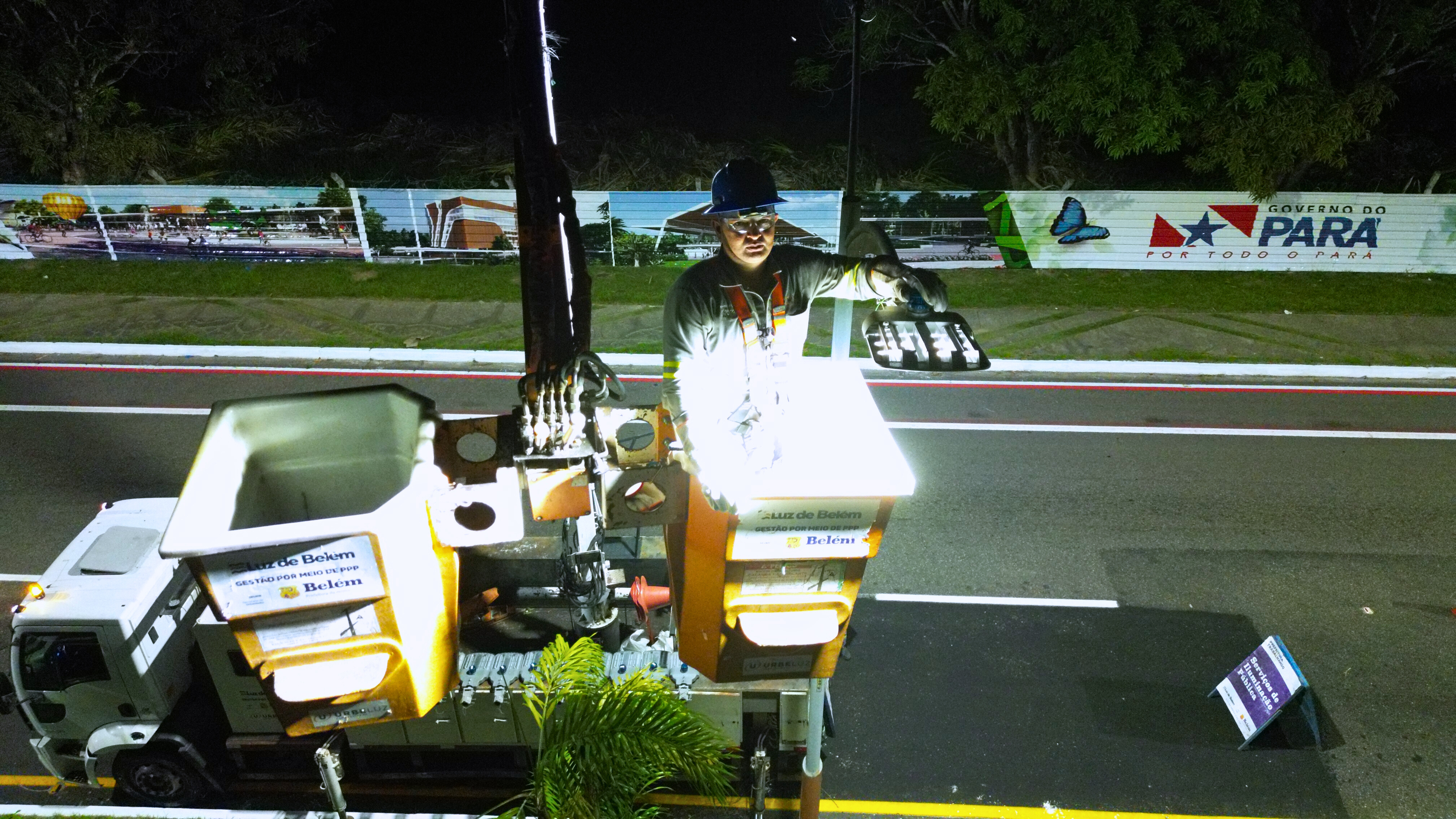 Avenida Júlio César recebe nova e moderna iluminação com a instalação de mais de 400 pontos de LED