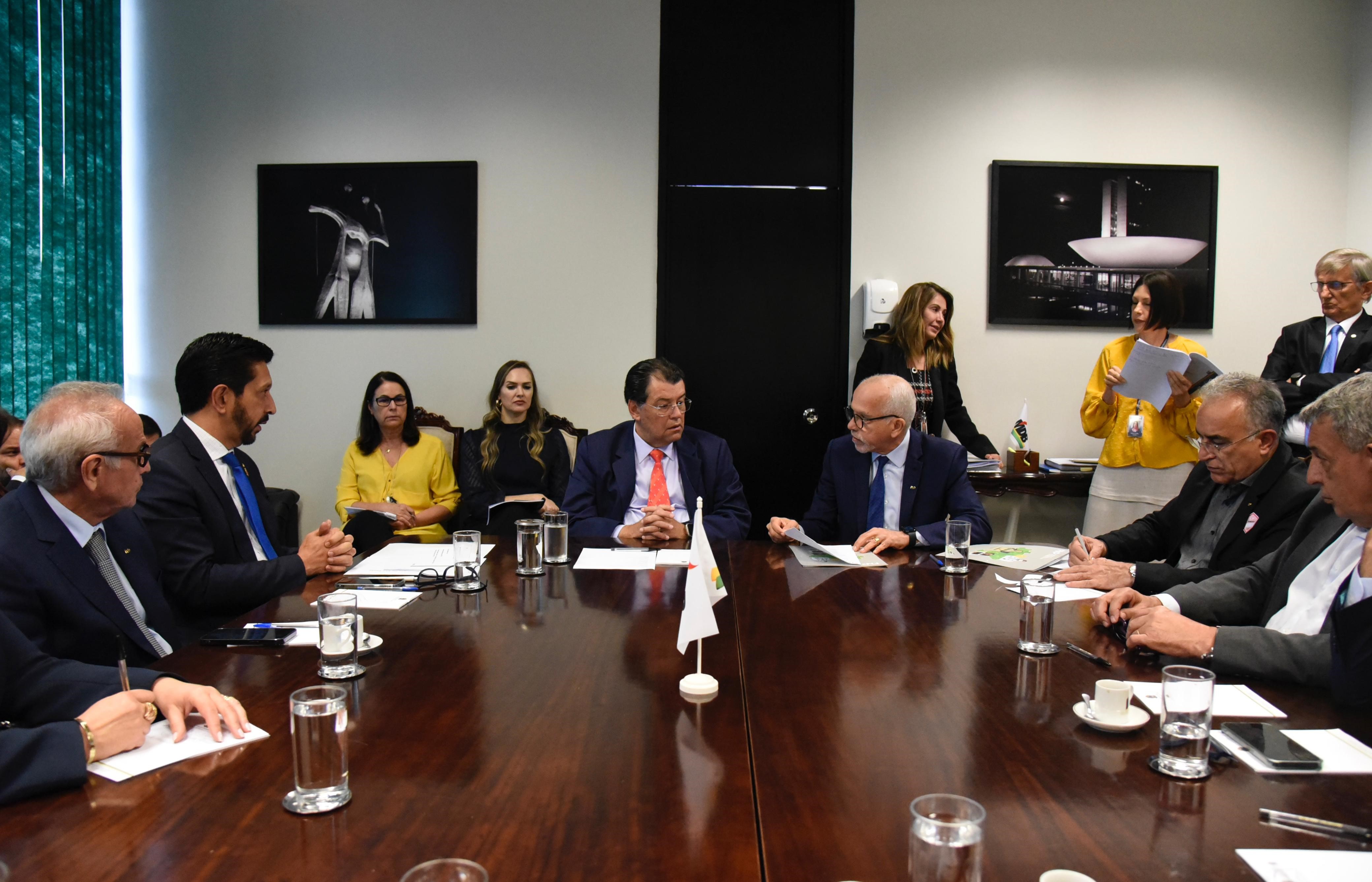 Prefeito de Belém participa de mobilização em Brasília para alterações na reforma tributária