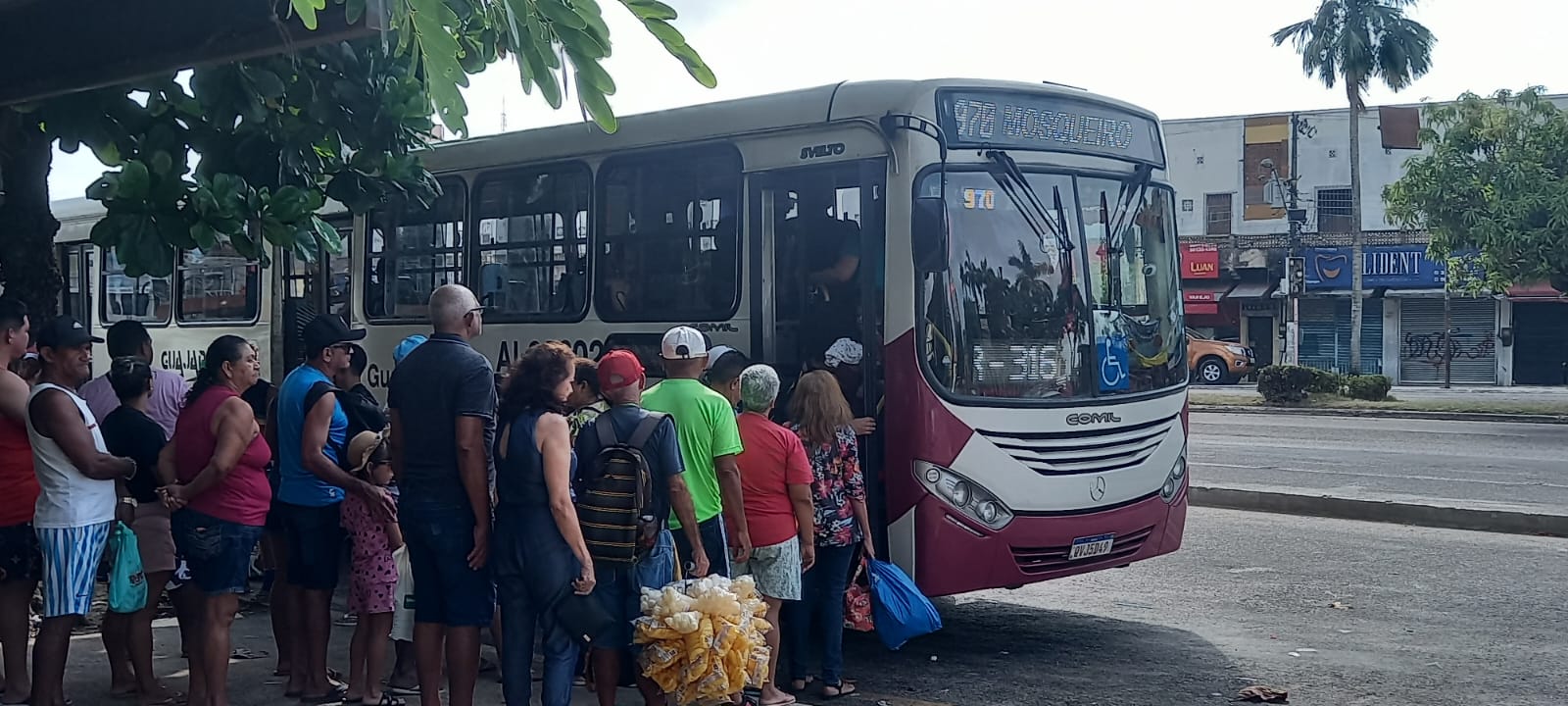 Feriado tem movimento tranquilo na saída para Mosqueiro, pelo terminal de linha em São Brás