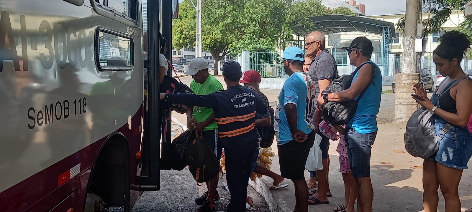 Feriado tem movimento tranquilo na saída para Mosqueiro, pelo terminal de linha em São Brás