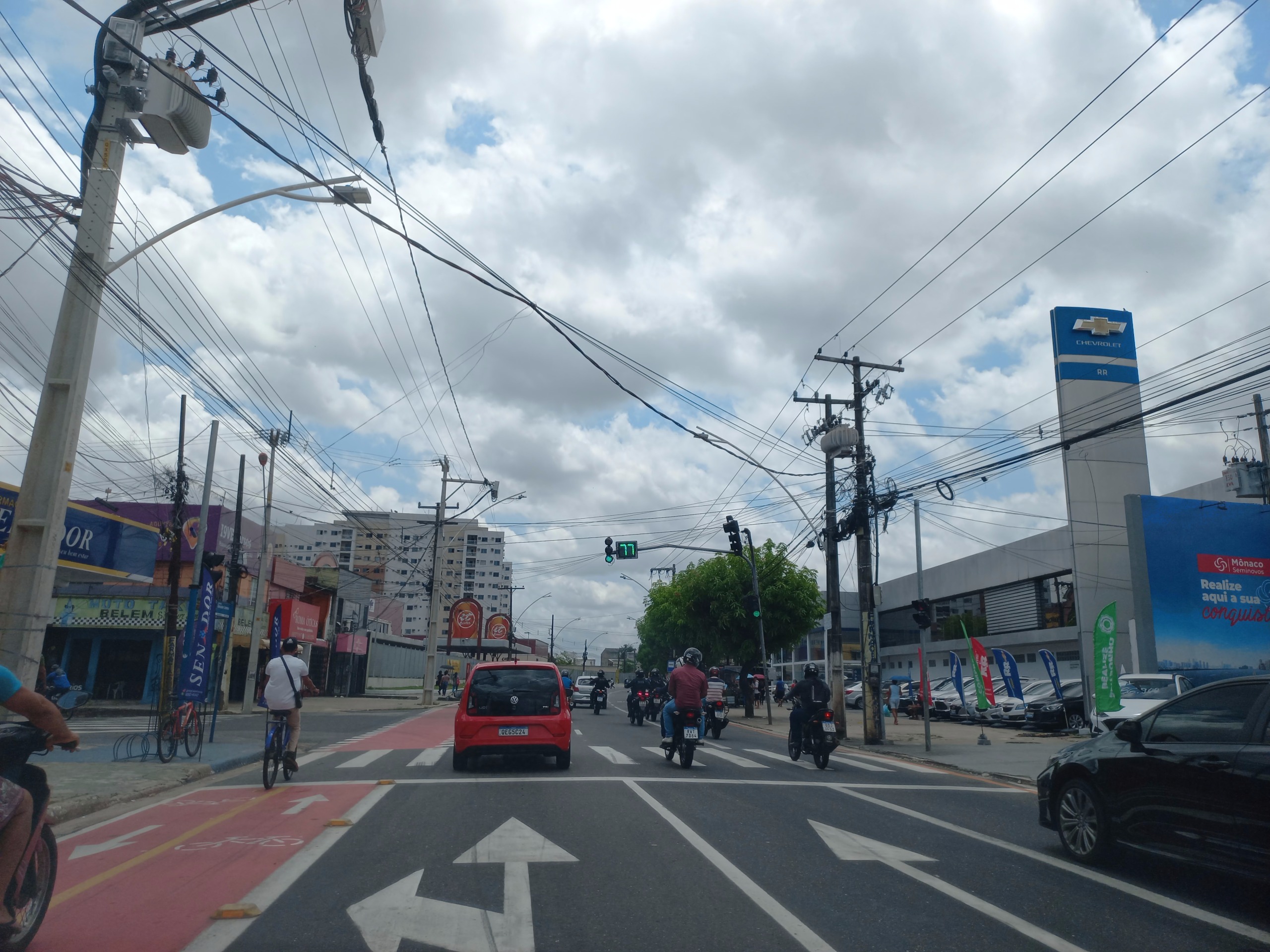 Nova sinalização viária da avenida Senador Lemos garante maior mobilidade e segurança à população