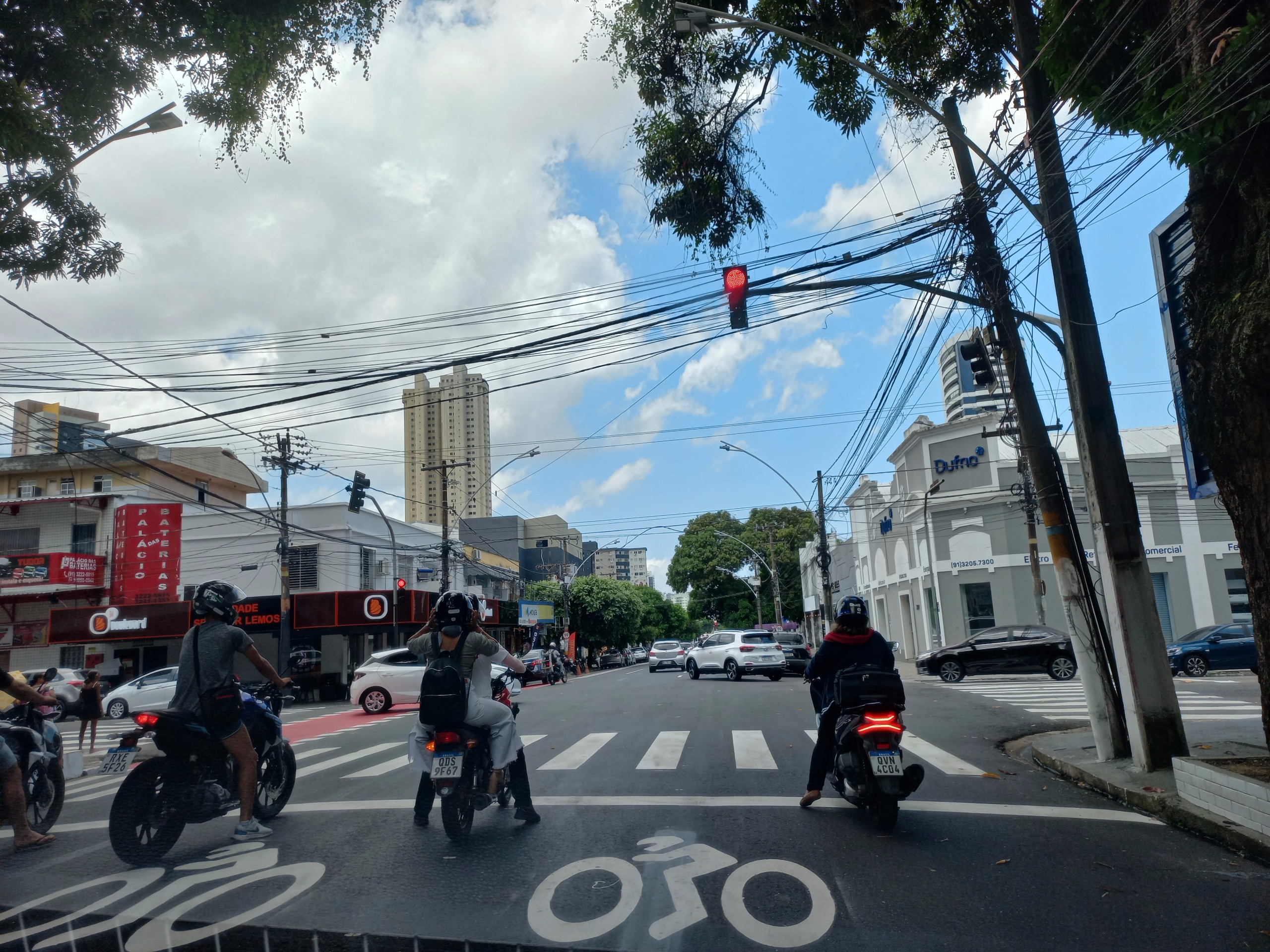Nova sinalização viária da avenida Senador Lemos garante maior mobilidade e segurança à população