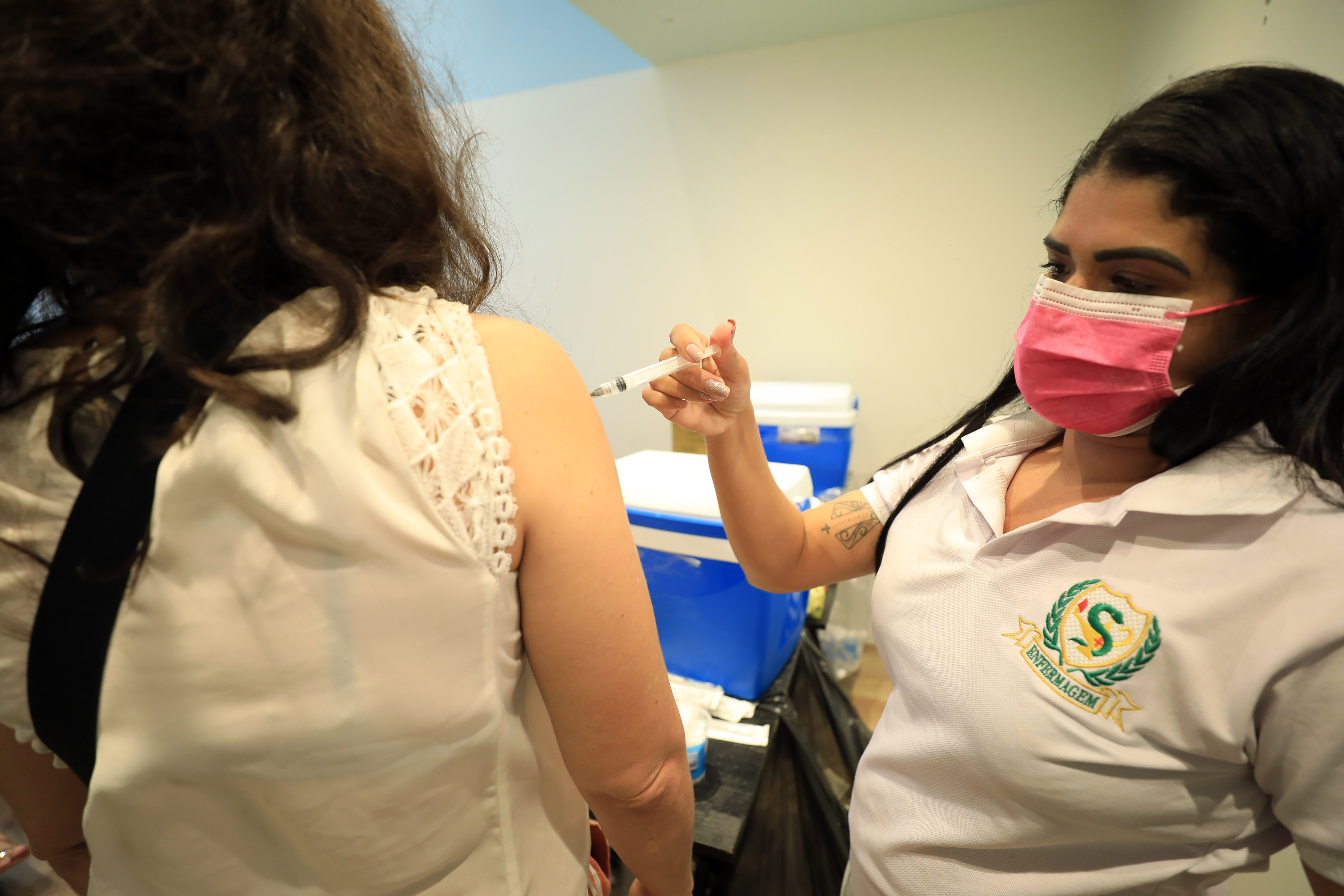 Rede municipal de saúde retoma vacinação bivalente contra covid-19 nesta quarta-feira, 24