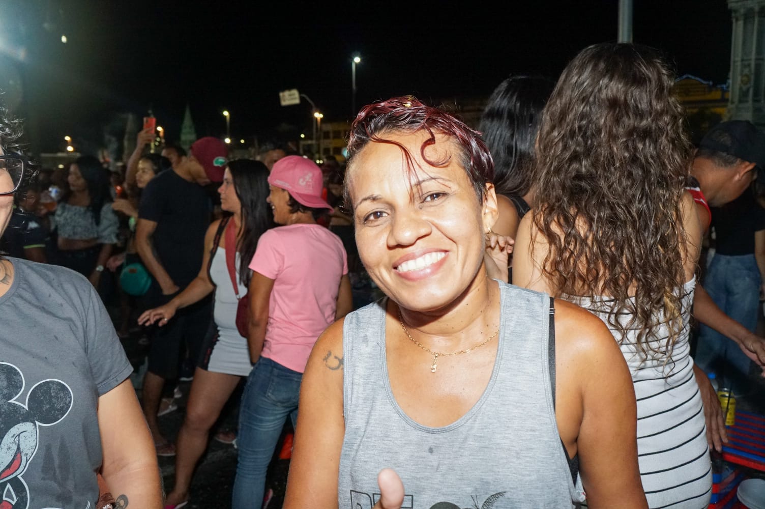 Multidão prestigia shows de Viviane Batidão e Crocodilo no encerramento do aniversário de Belém