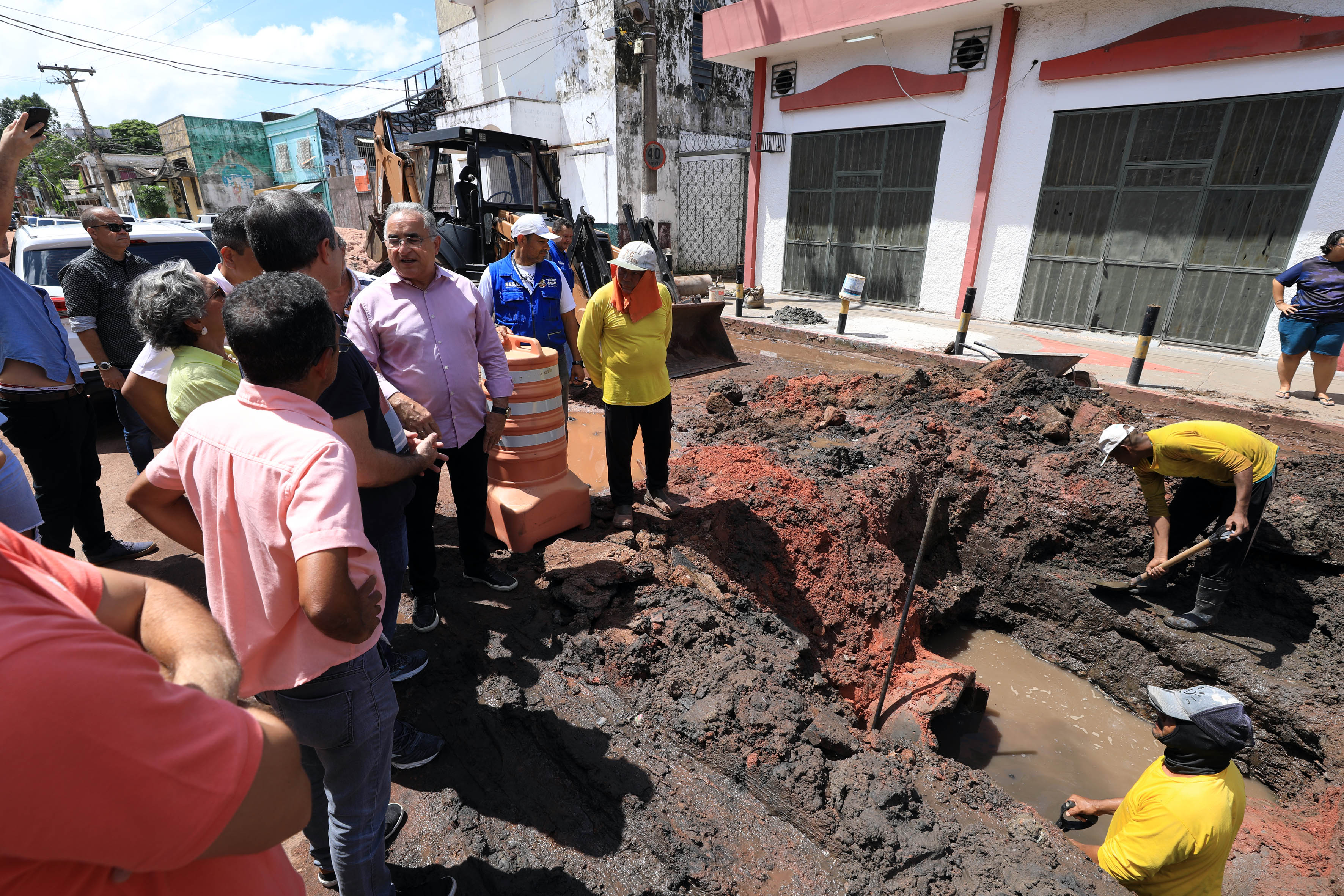 Avançam as obras de drenagem e pavimentação asfáltica na Veiga Cabral e São Boaventura