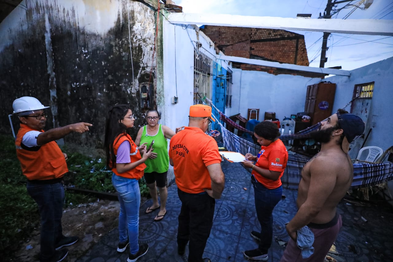 Prefeitura de Belém presta auxílio às famílias atingidas pelo vendaval desta terça-feira, 16