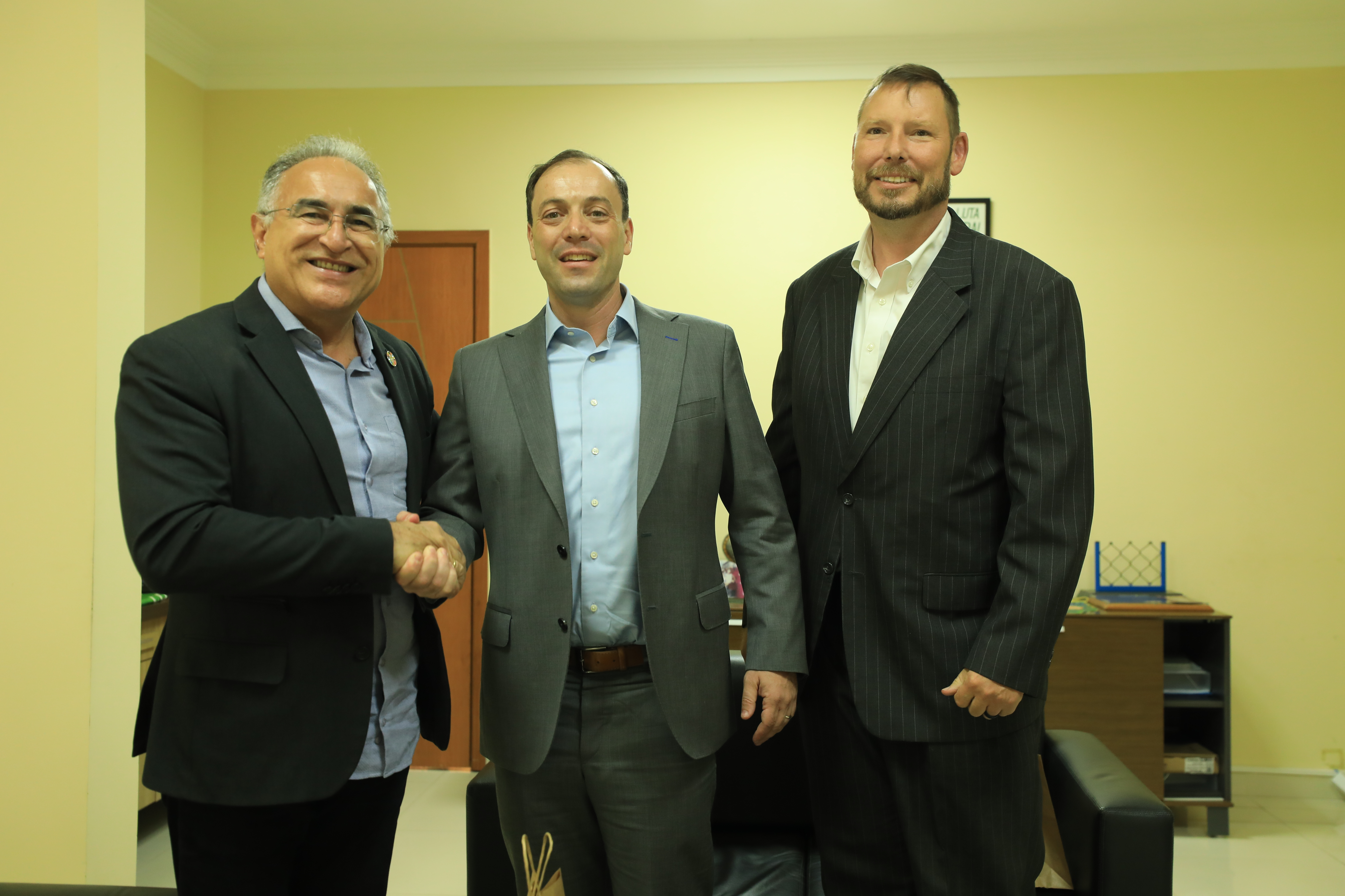 Representantes da Embaixada dos Estados Unidos participam de reunião sobre a COP-30 na Prefeitura de Belém
