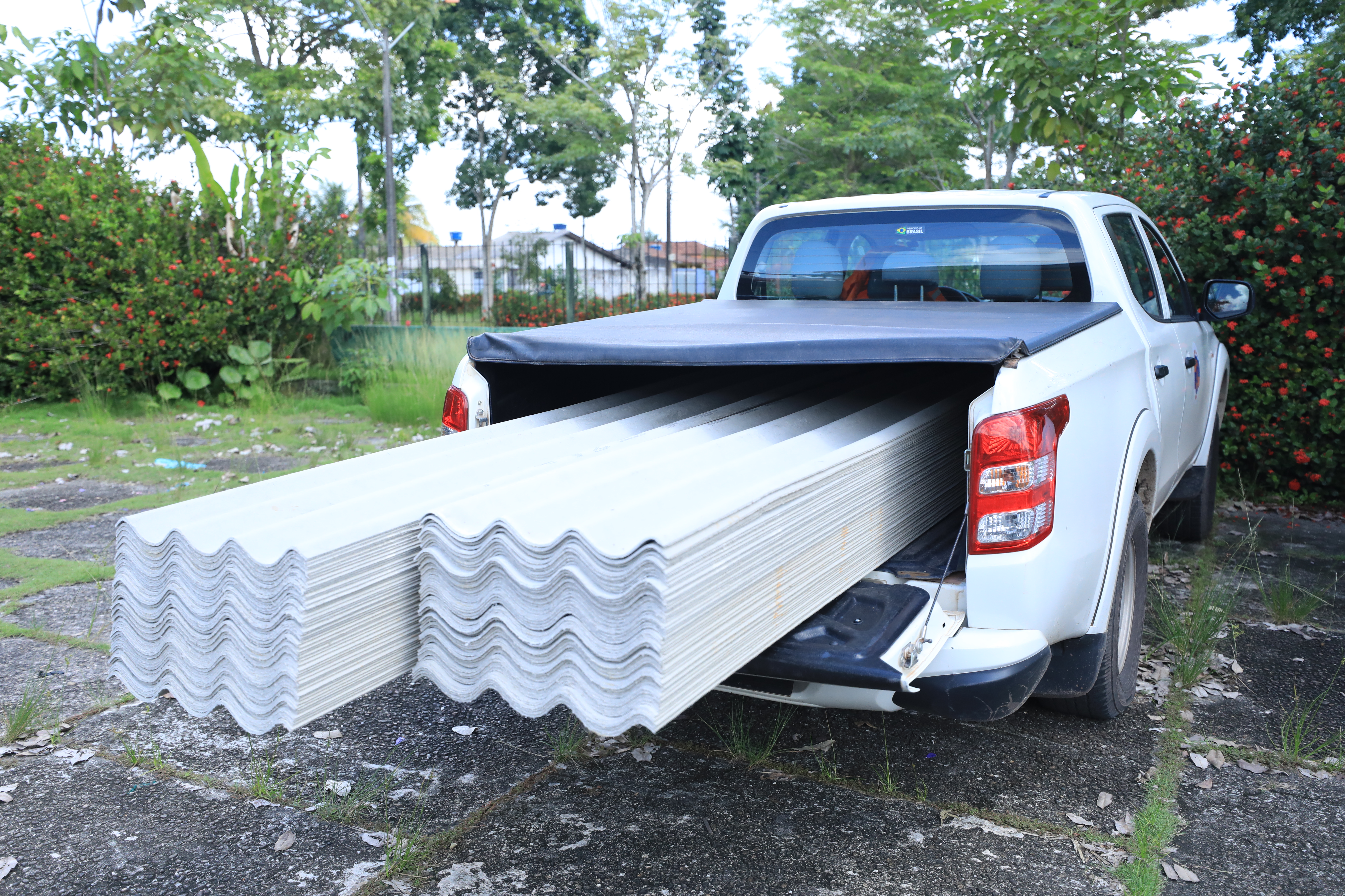 Órgãos da Prefeitura de Belém orientam moradores sobre acesso a auxílios pós-vendaval