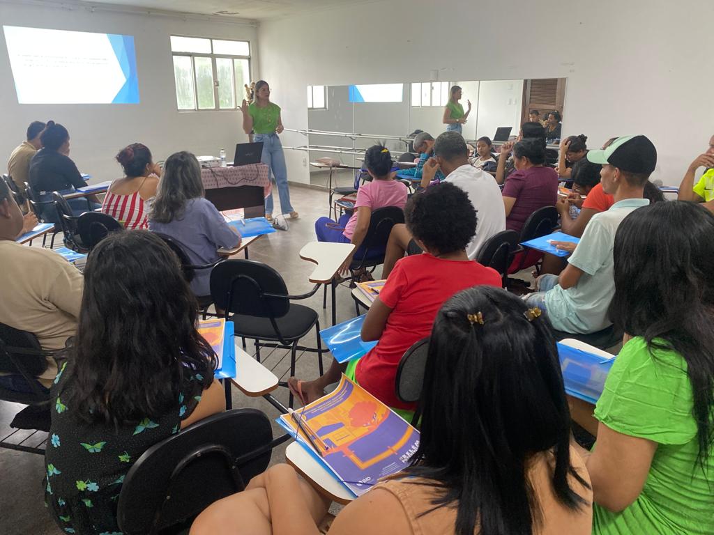 Moradores do Jurunas, Condor e Cremação aprendem noções de saneamento