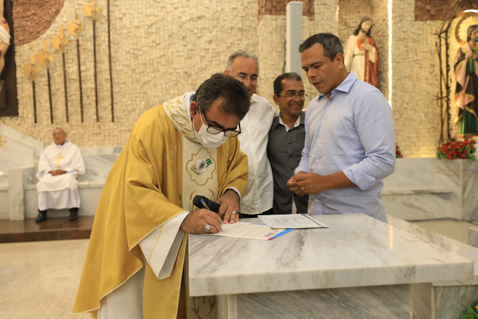 Prefeitura de Belém entrega título de propriedade para a Paróquia Santuário São Judas Tadeu