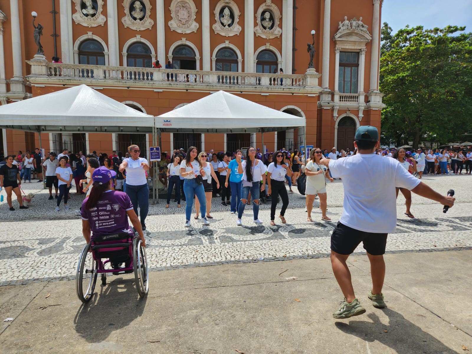 Domingo de alerta e ação de conscientização para cuidados com a hanseníase na Praça da República