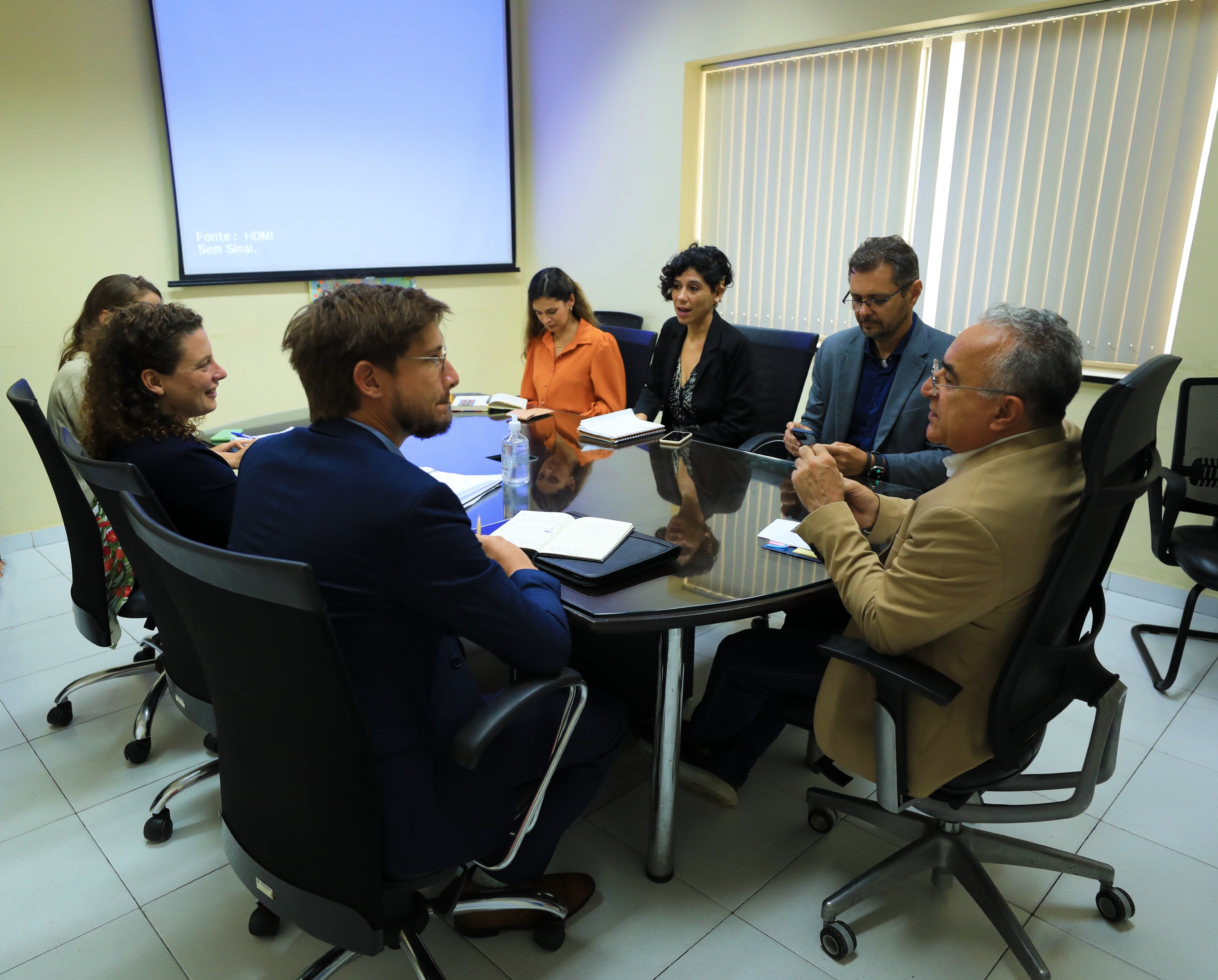 Prefeitura de Belém e Agência Francesa debatem financiamento para a macrodrenagem do Paracuri