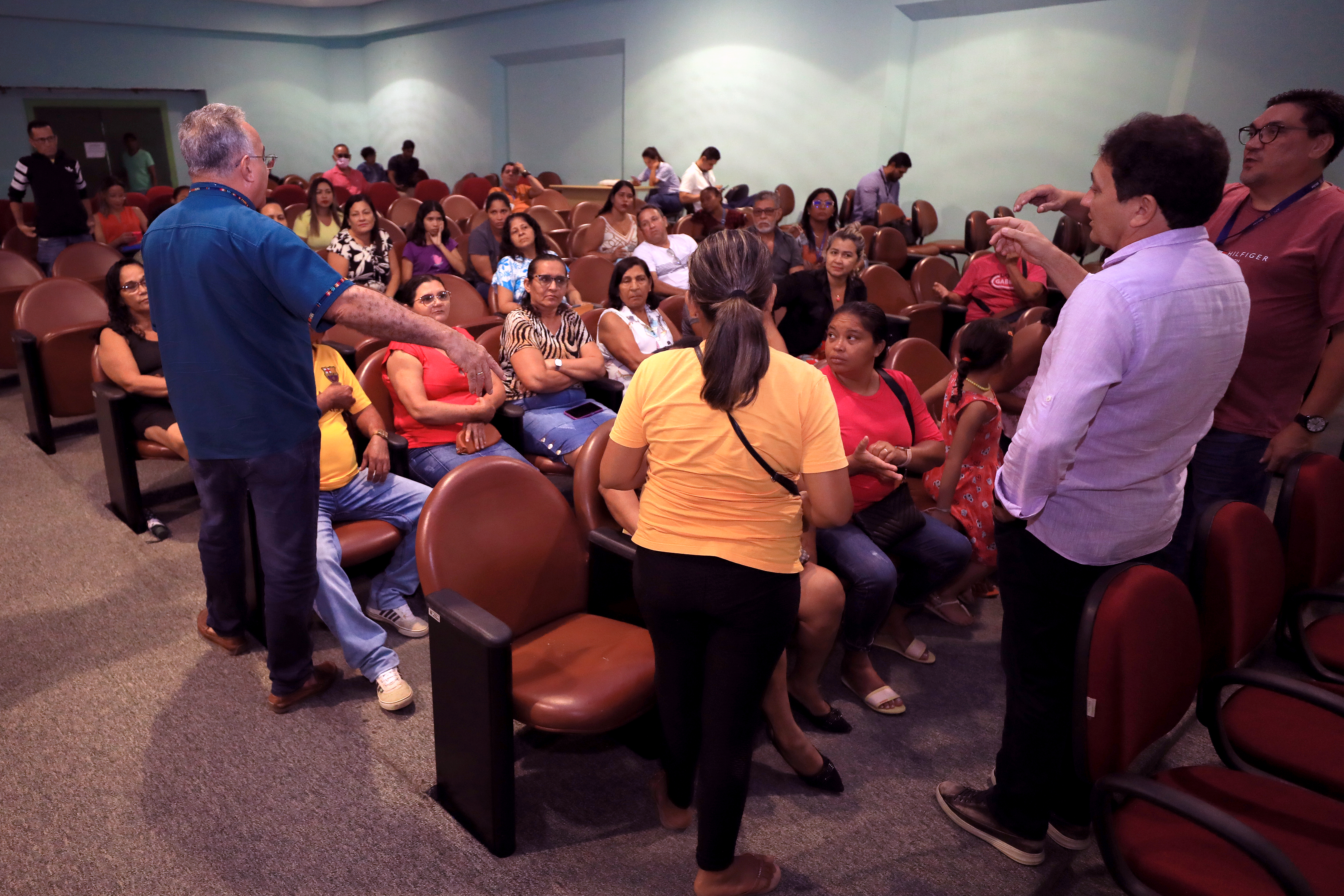 Prefeitura de Belém e beneficiários do Bora Belém se reúnem para atualizar informações do programa