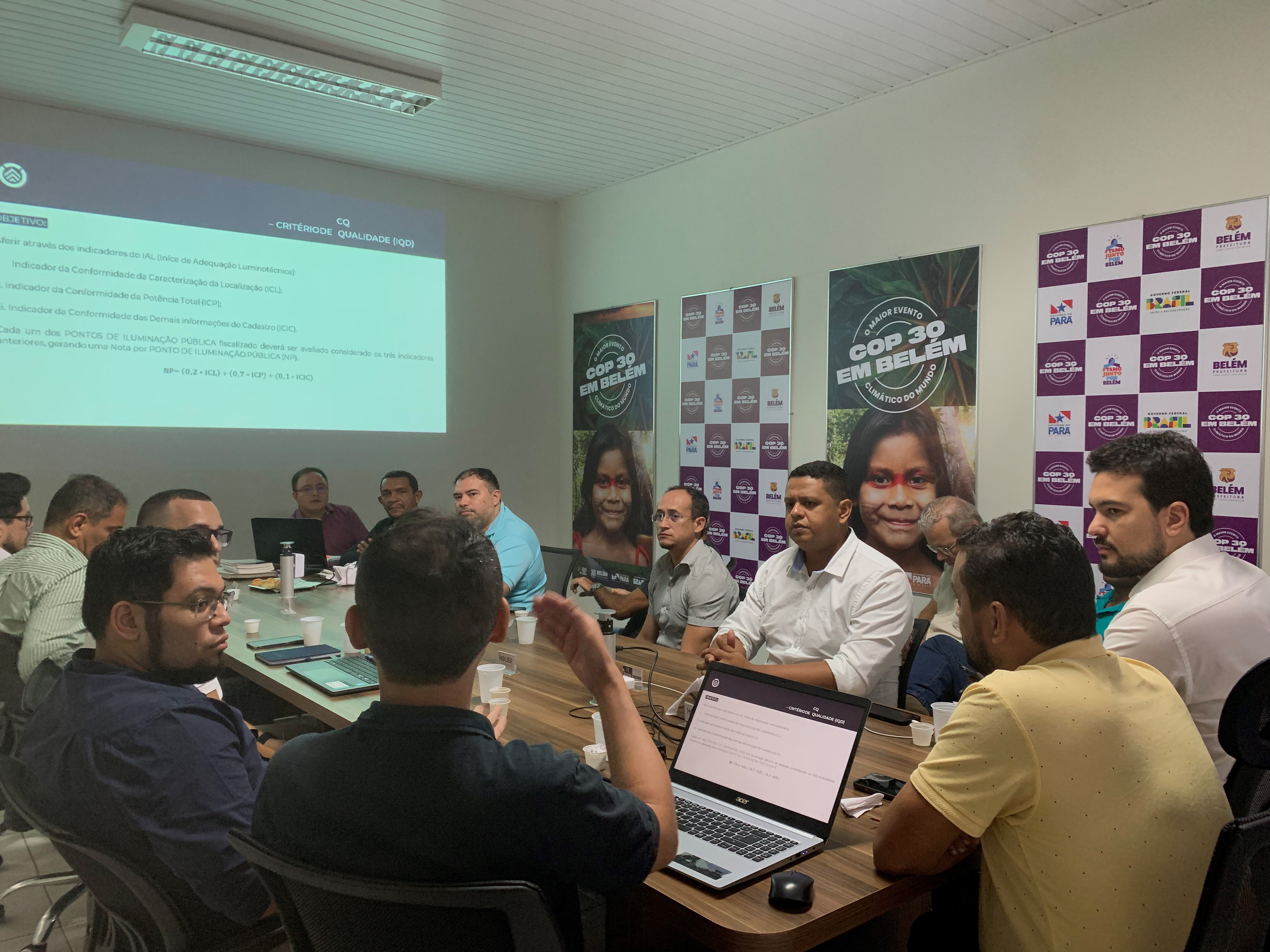 Prefeitura debate melhorias do contrato da parceria público-privada da iluminação pública