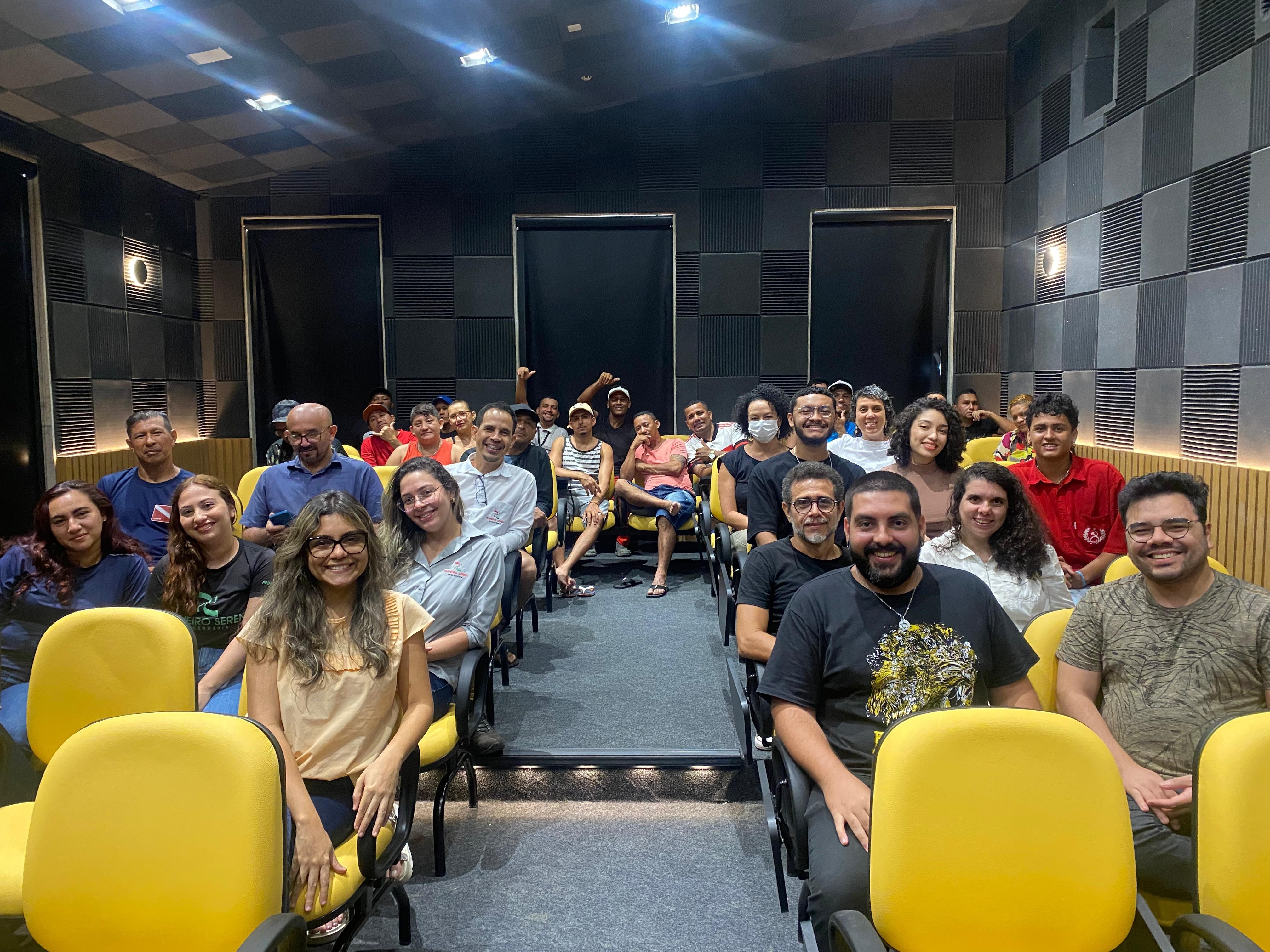 Escola de Artes apresenta sessão de cinema para operários do Palacete Pinho