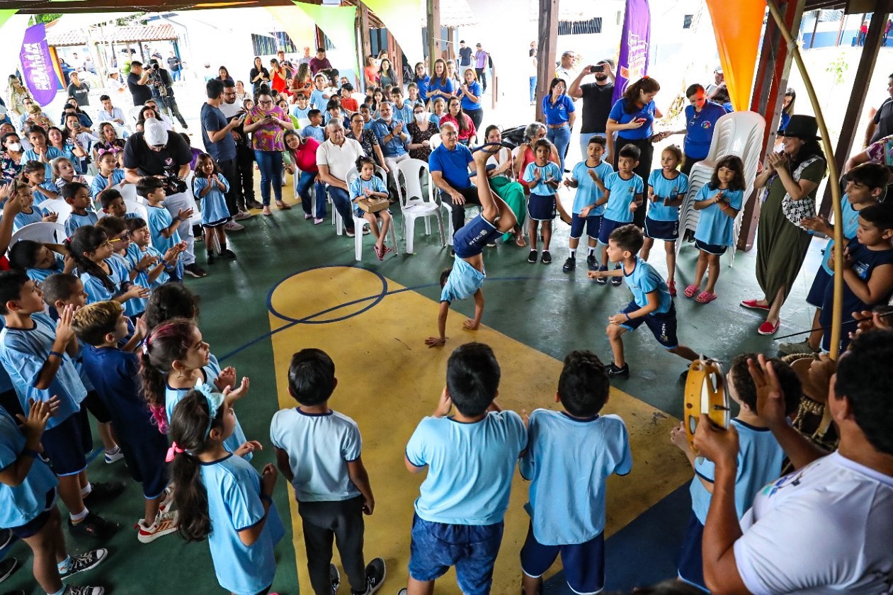 Prefeitura faz reforma geral e homenageia o padre Bruno Sechi em escola municipal no Satélite