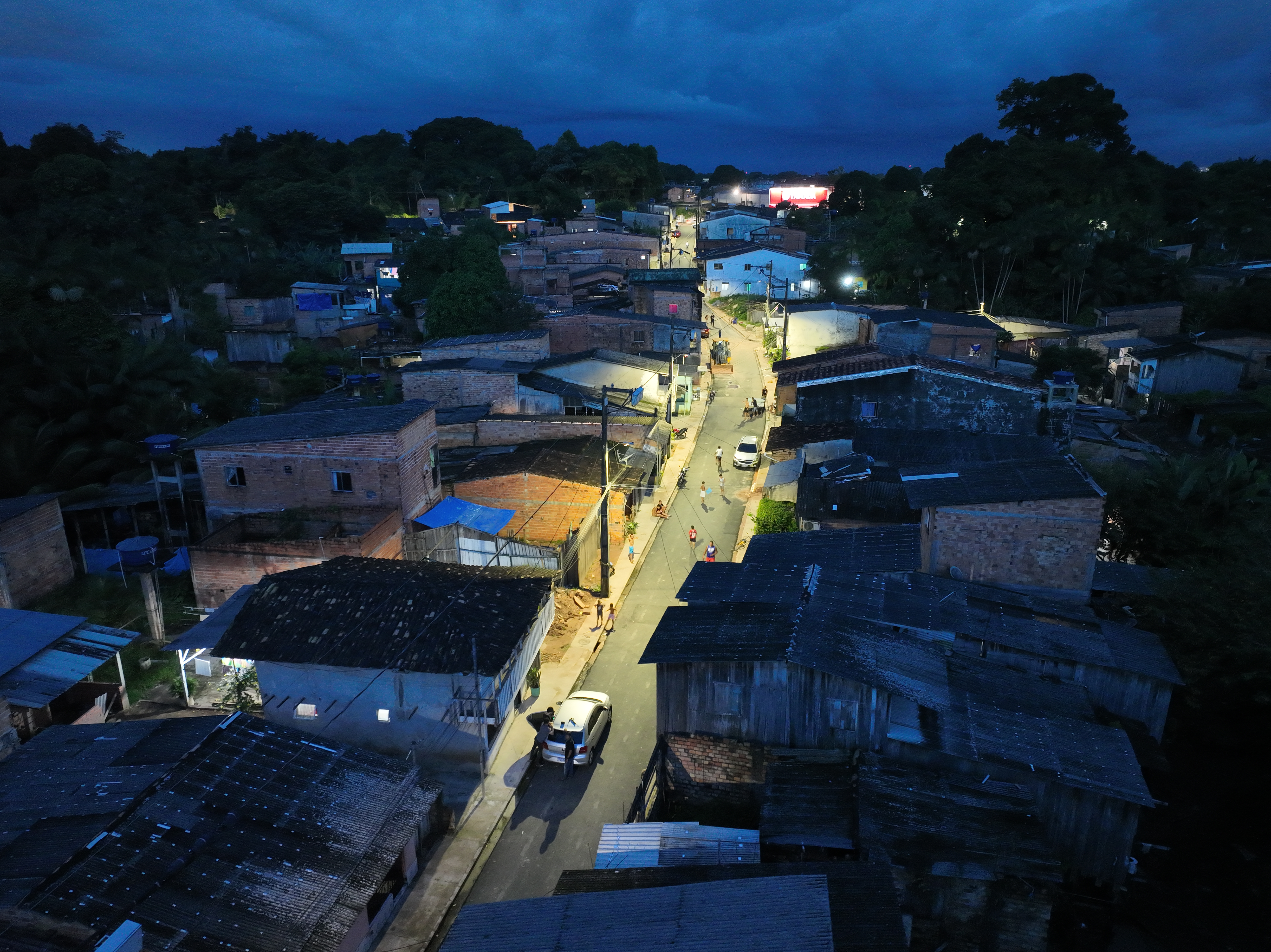 Ruas do bairro da Pratinha estão com iluminação pública totalmente modernizada